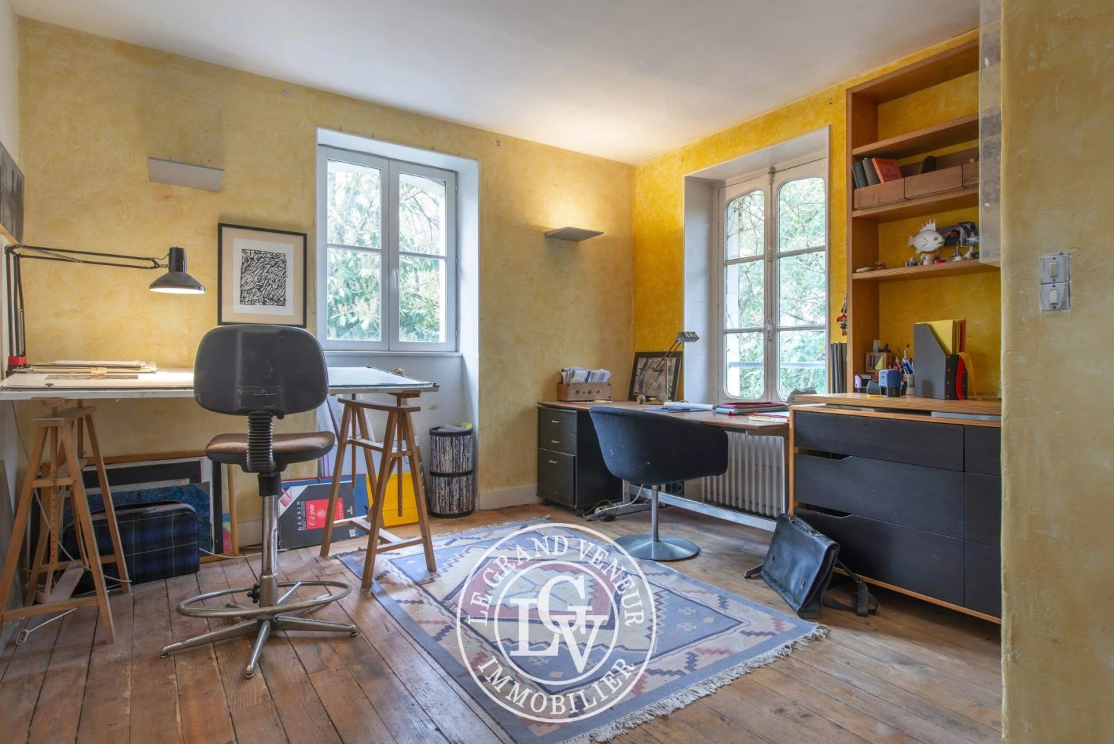 PROPRIÉTÉ BOURGEOISE XVIII EME DANS SON ÉCRIN DE VERDURE