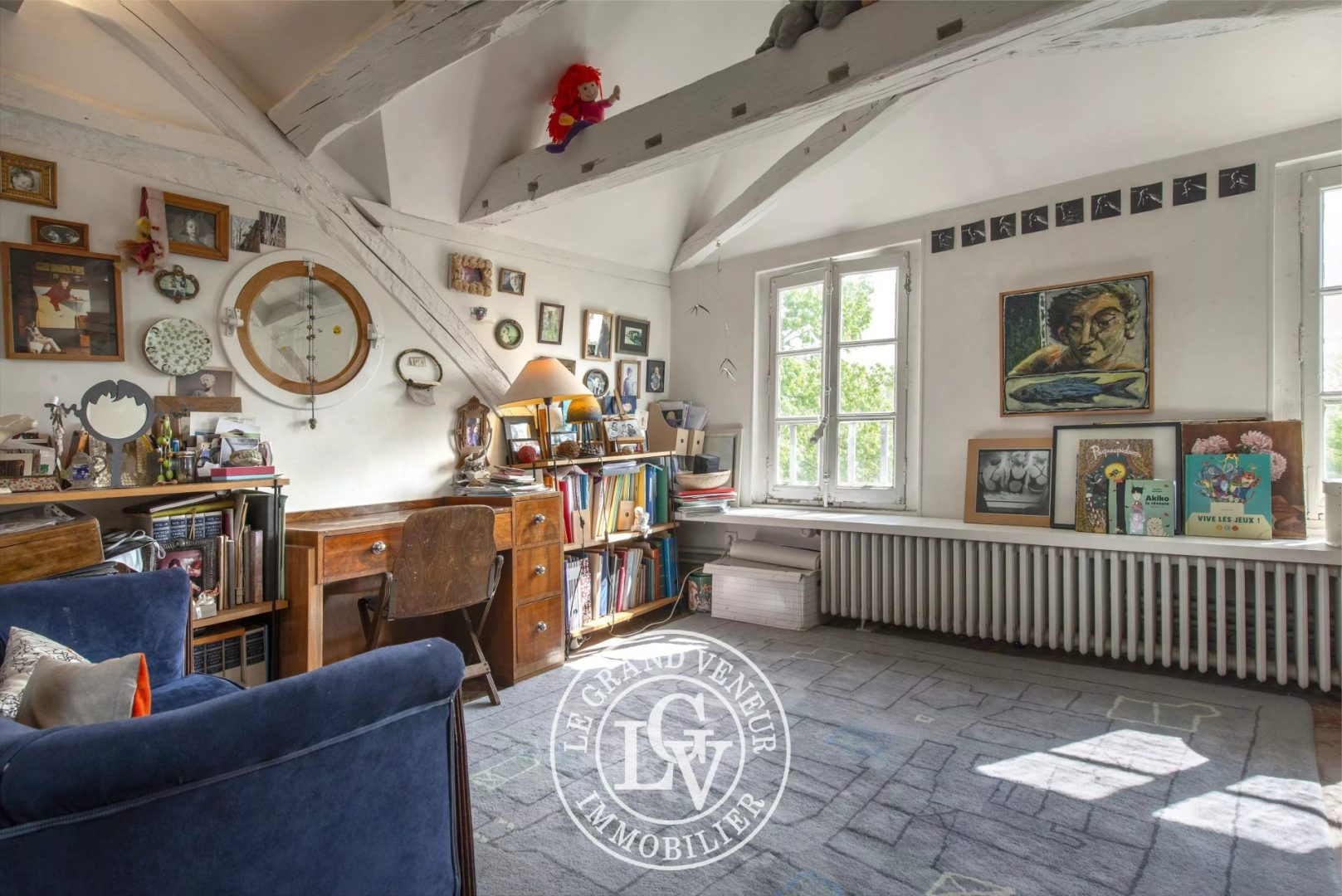 PROPRIÉTÉ BOURGEOISE XVIII EME DANS SON ÉCRIN DE VERDURE
