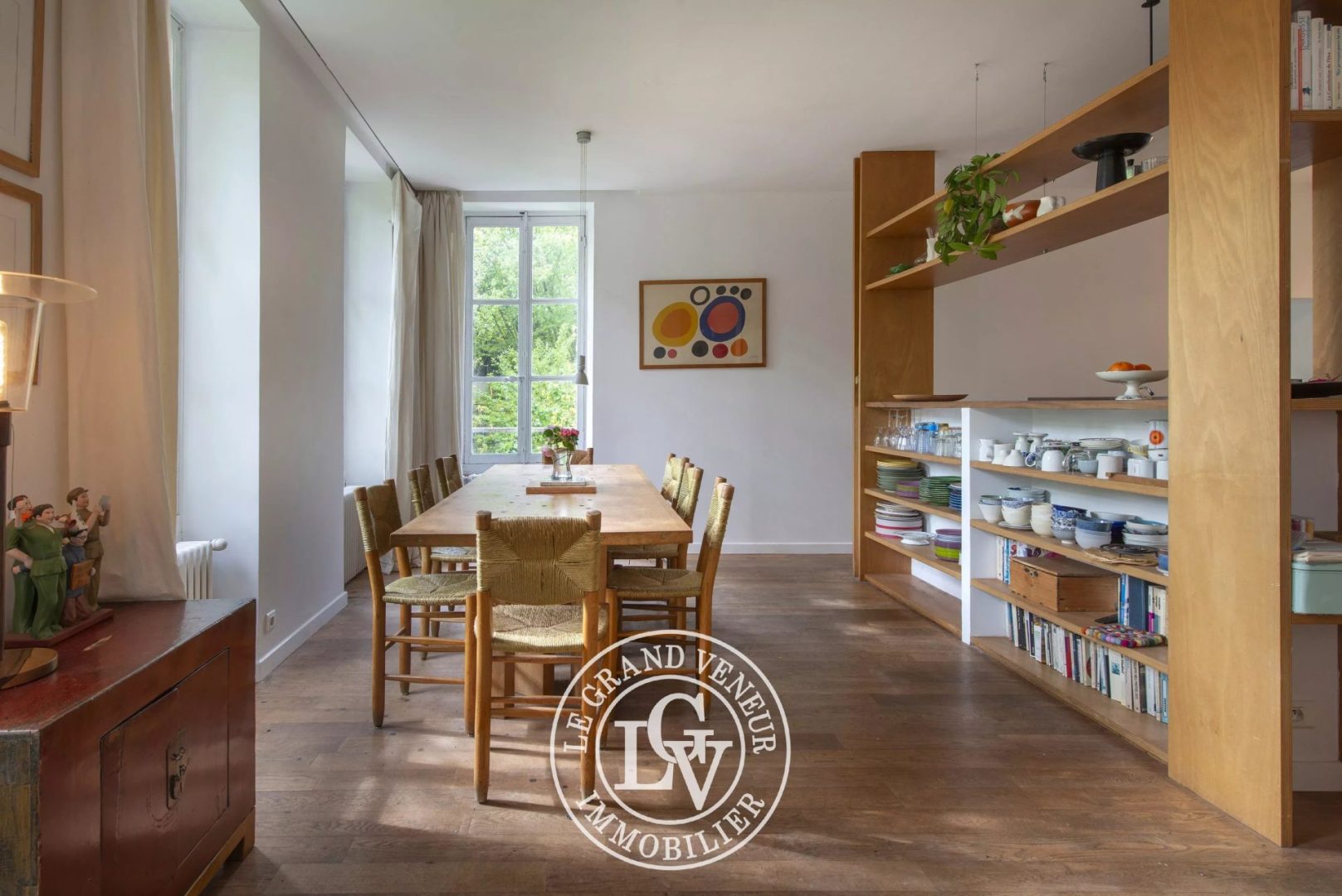 PROPRIÉTÉ BOURGEOISE XVIII EME DANS SON ÉCRIN DE VERDURE