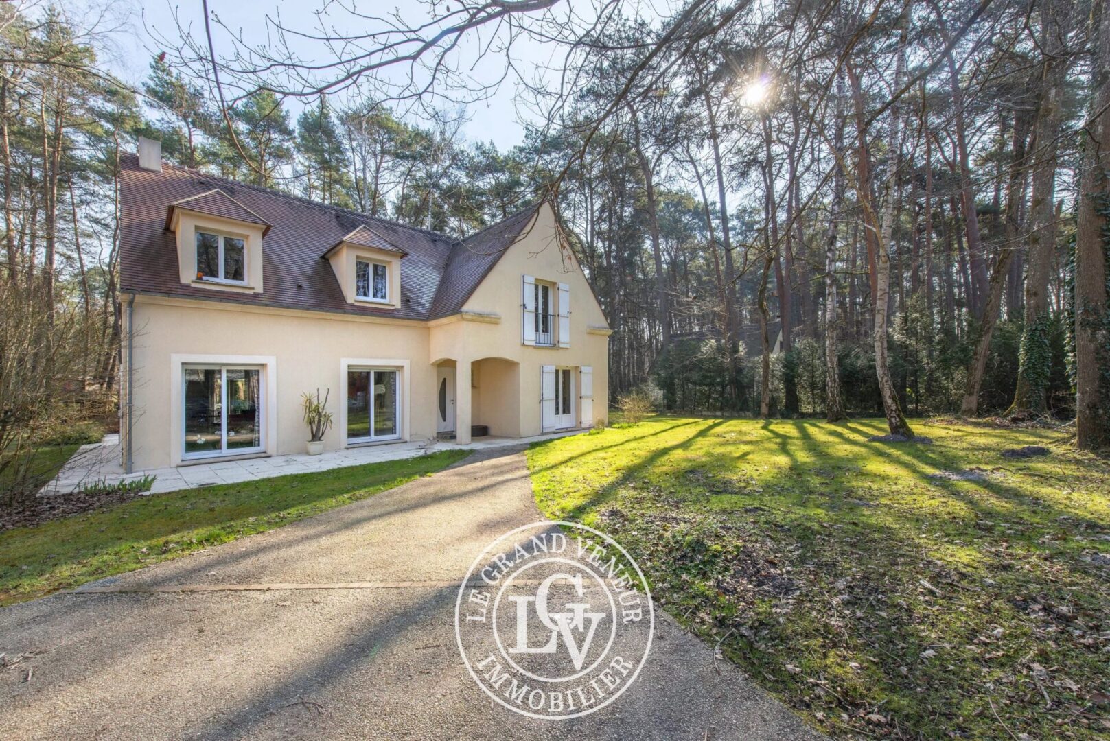 PROCHE BARBIZON – À ARBONNE LA FORÊT – MAISON FAMILIALE DE 5 CHAMBRES + DÉPENDANCE 3 PIÈCES SUR TERRAIN DE CARACTÈRE DE 3455M²