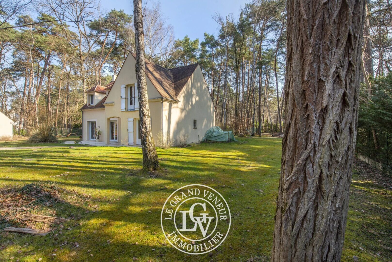 PROCHE BARBIZON – À ARBONNE LA FORÊT – MAISON FAMILIALE DE 5 CHAMBRES + DÉPENDANCE 3 PIÈCES SUR TERRAIN DE CARACTÈRE DE 3455M²