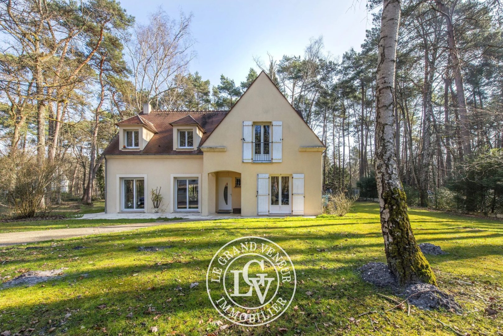 PROCHE BARBIZON – À ARBONNE LA FORÊT – MAISON FAMILIALE DE 5 CHAMBRES + DÉPENDANCE 3 PIÈCES SUR TERRAIN DE CARACTÈRE DE 3455M²