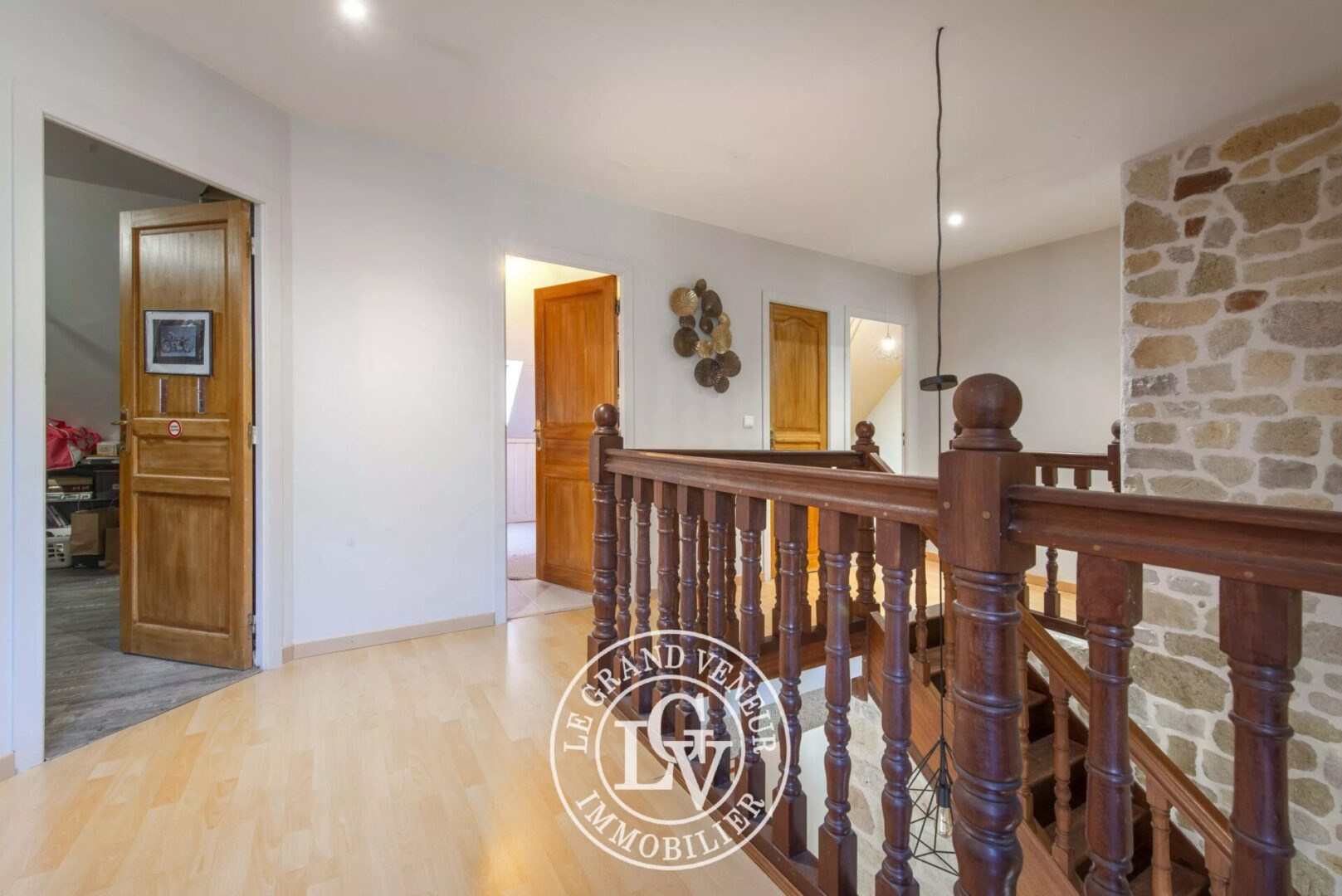 PROCHE BARBIZON – À ARBONNE LA FORÊT – MAISON FAMILIALE DE 5 CHAMBRES + DÉPENDANCE 3 PIÈCES SUR TERRAIN DE CARACTÈRE DE 3455M²