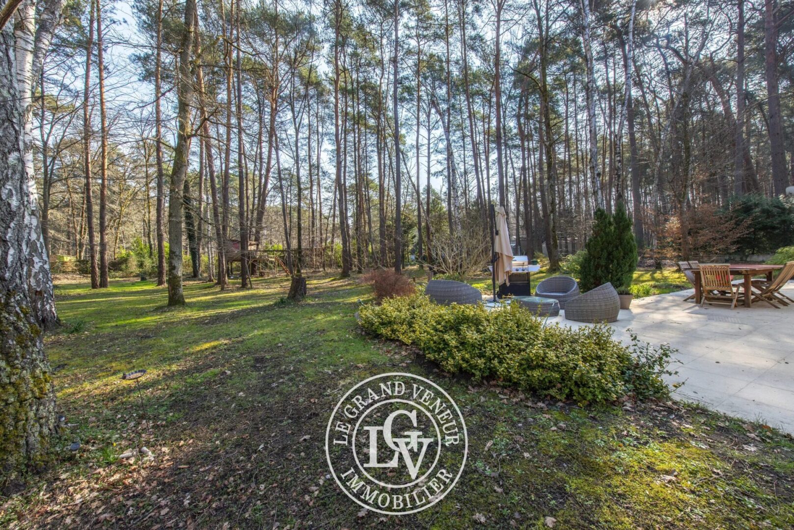 PROCHE BARBIZON – À ARBONNE LA FORÊT – MAISON FAMILIALE DE 5 CHAMBRES + DÉPENDANCE 3 PIÈCES SUR TERRAIN DE CARACTÈRE DE 3455M²