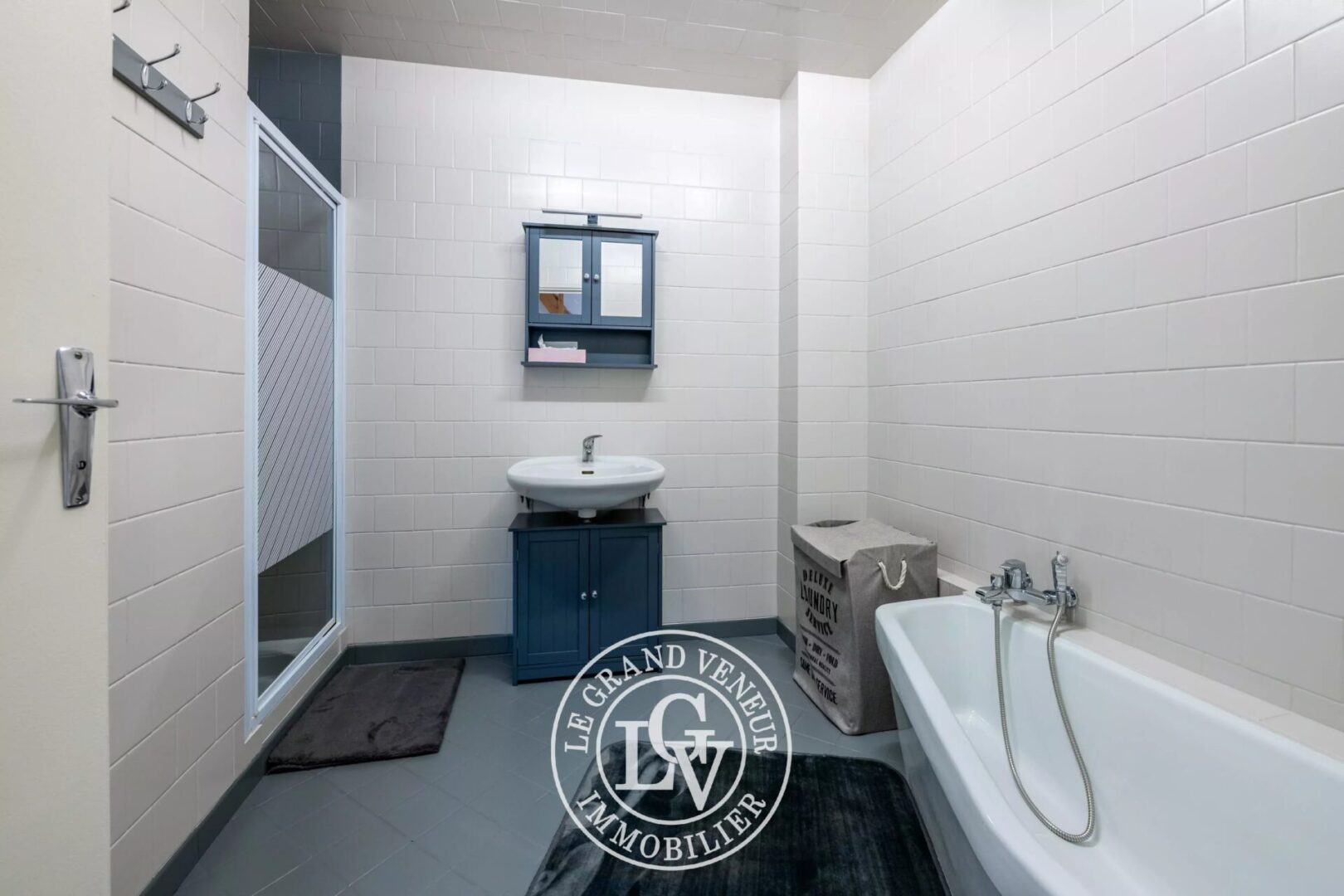 SAMOIS SUR SEINE – MAISON DE VILLAGE REPENSÉE EN STYLE « LOFT » DE 250 M²