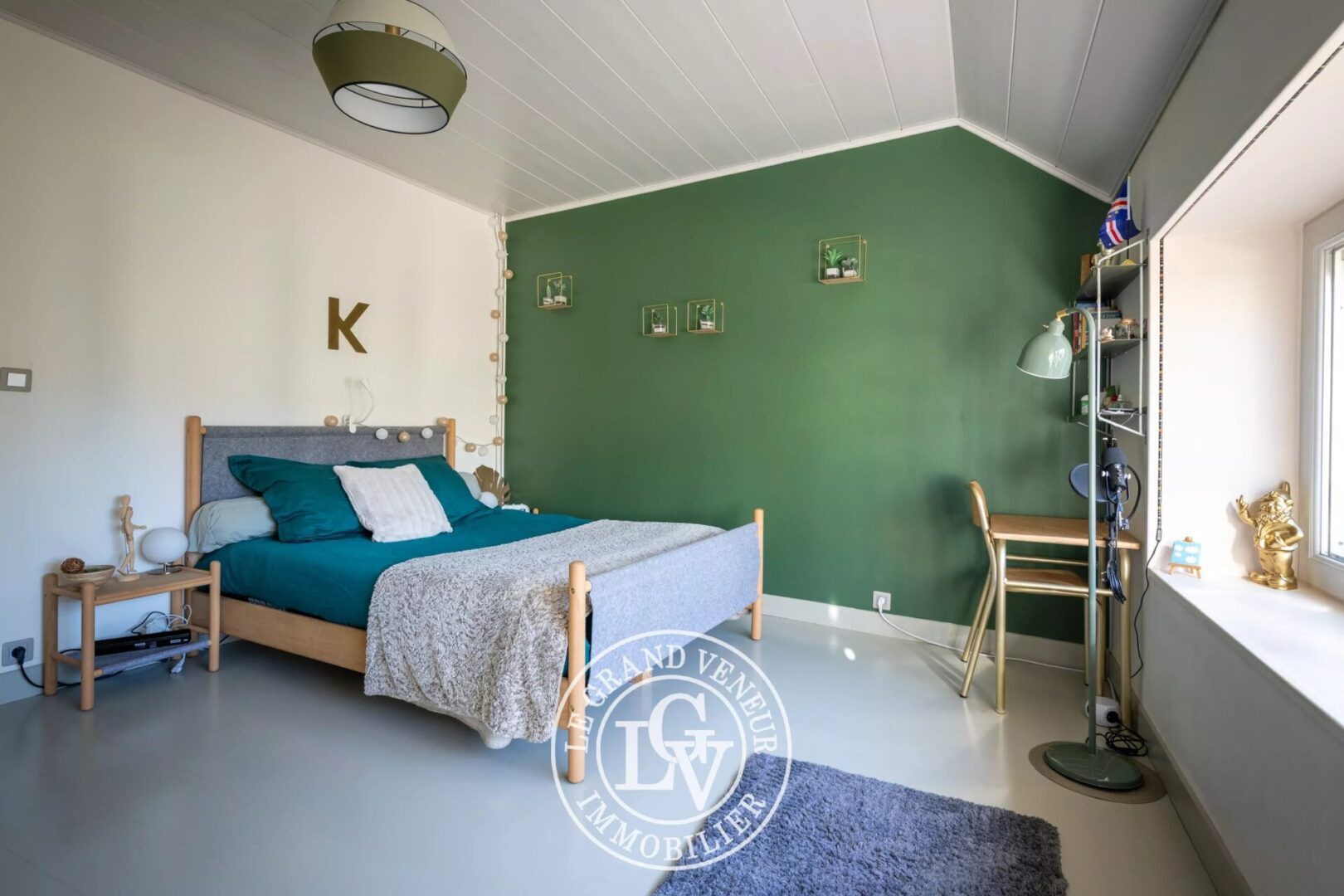 SAMOIS SUR SEINE – MAISON DE VILLAGE REPENSÉE EN STYLE « LOFT » DE 250 M²