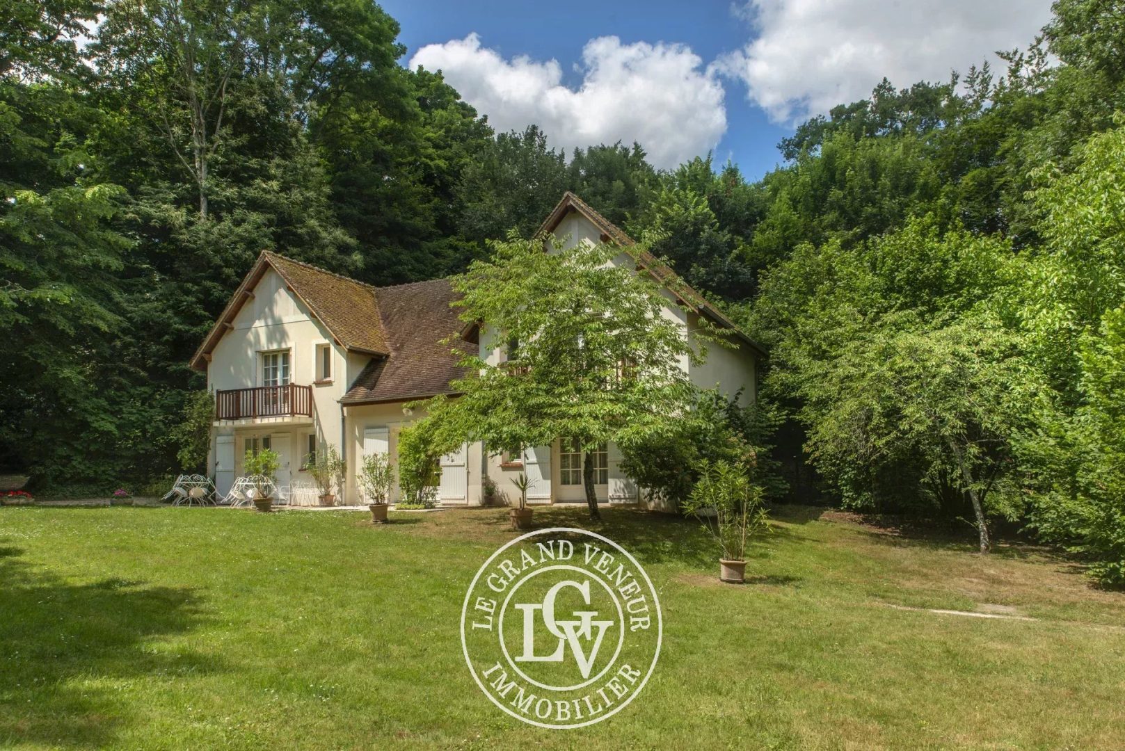 BOIS-LE-ROI – MAISON DE COLIVING / PROJET LOCATIF – 7 SUITES AVEC SALLES DE BAINS PRIVATIVES DANS UN DOMAINE PRIVÉ