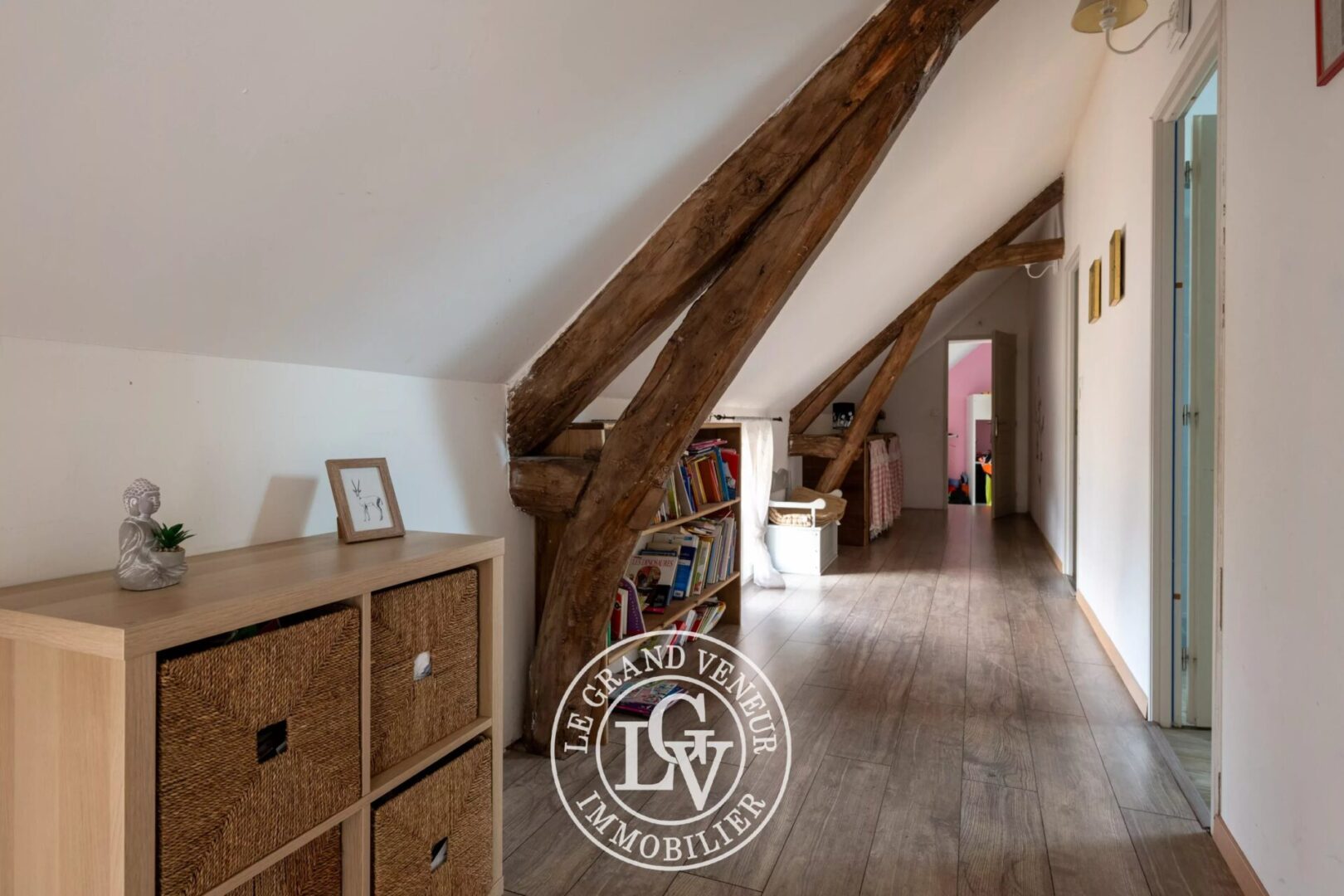 20 MIN DE NEMOURS – À BEAUMONT DU GATINAIS – PROPRIÉTÉ COMPRENANT DEUX LONGÈRES RÉNOVÉES – 8 CHAMBRES- 7 325 M² DE TERRAIN