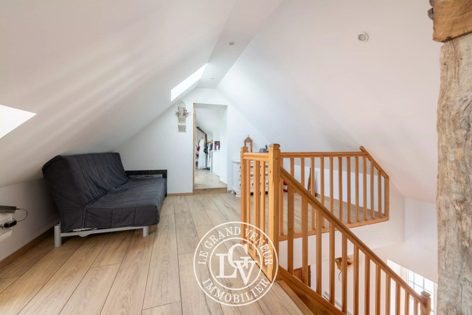 20 MIN DE NEMOURS – À BEAUMONT DU GATINAIS – PROPRIÉTÉ COMPRENANT DEUX LONGÈRES RÉNOVÉES – 8 CHAMBRES- 7 325 M² DE TERRAIN