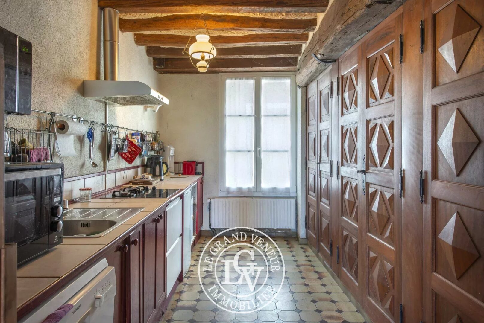 CHATEAU LANDON – 35 MIN SUD FONTAINEBLEAU – MAISON DE CARACTÈRE DE 168 M² AVEC VUE IMPRENABLE