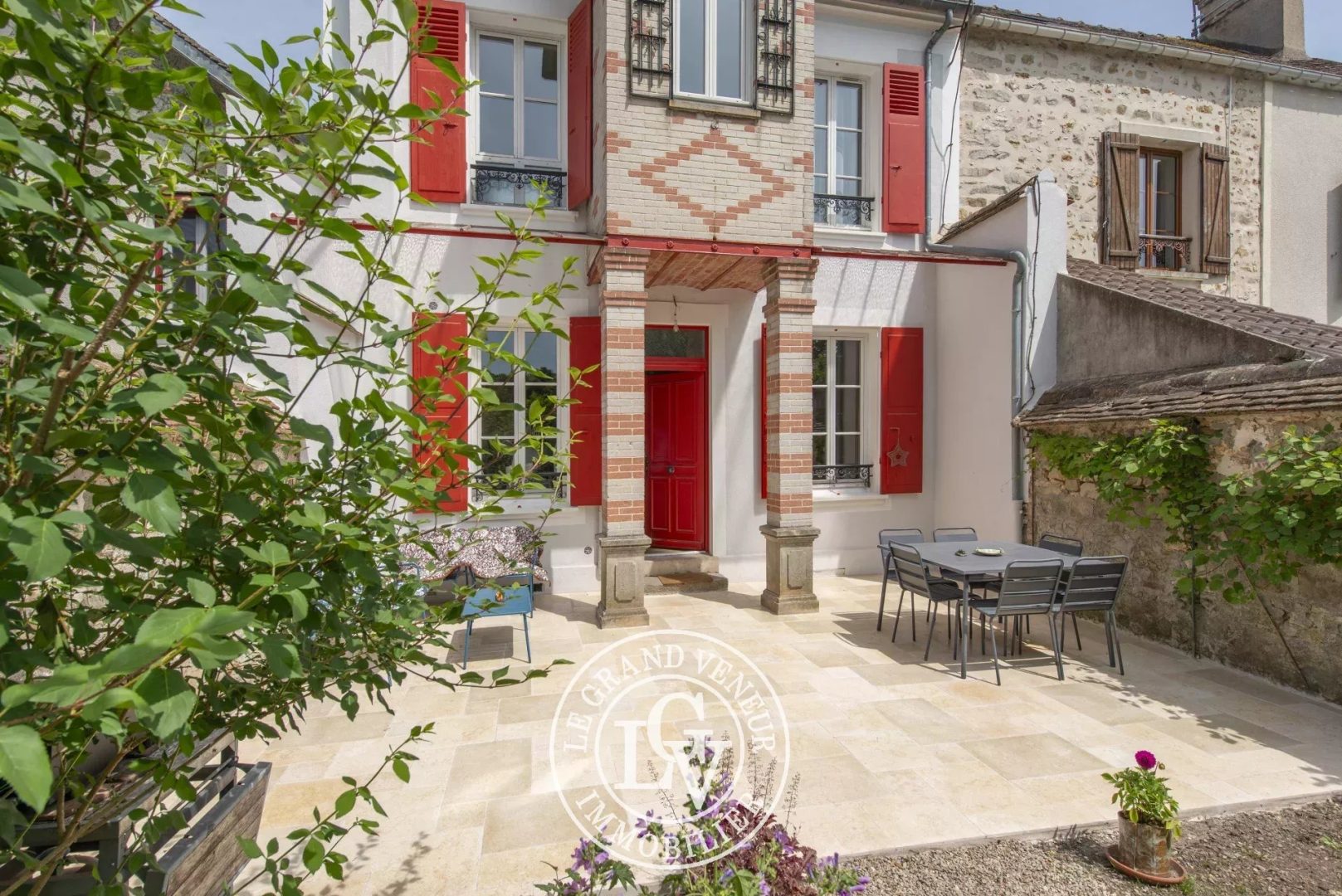 SAMOIS SUR SEINE – MAISON DE CARACTÈRE AU COEUR DU VILLAGE – 117 M²