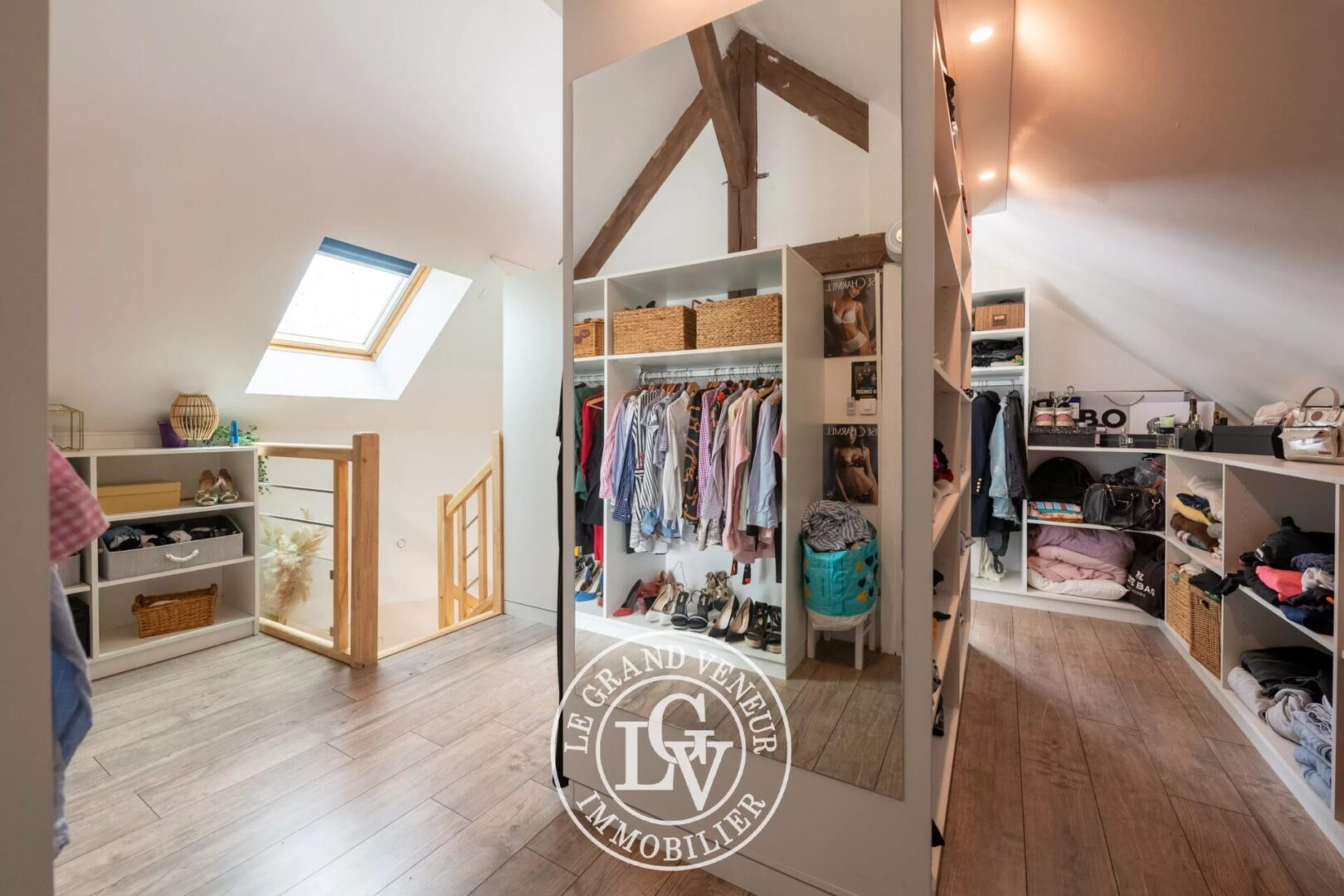 20 MIN DE NEMOURS – À BEAUMONT DU GATINAIS – PROPRIÉTÉ COMPRENANT DEUX LONGÈRES RÉNOVÉES – 8 CHAMBRES- 7 325 M² DE TERRAIN