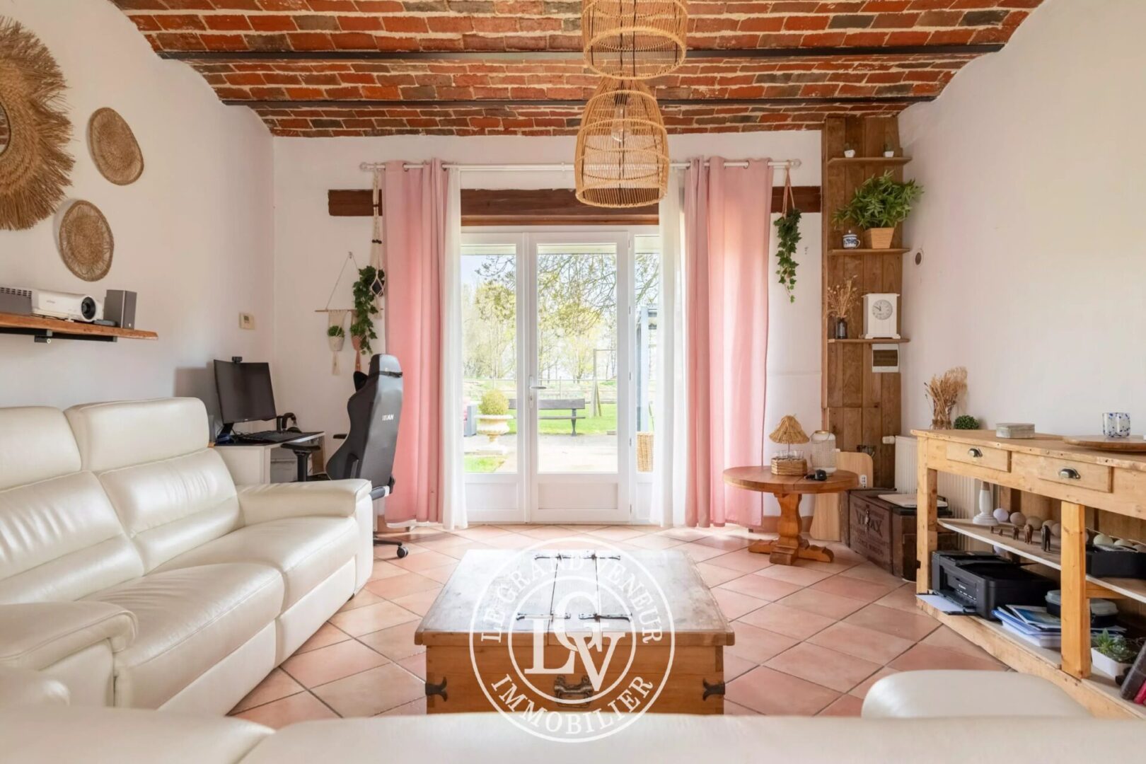 20 MIN DE NEMOURS – À BEAUMONT DU GATINAIS – PROPRIÉTÉ COMPRENANT DEUX LONGÈRES RÉNOVÉES – 8 CHAMBRES- 7 325 M² DE TERRAIN