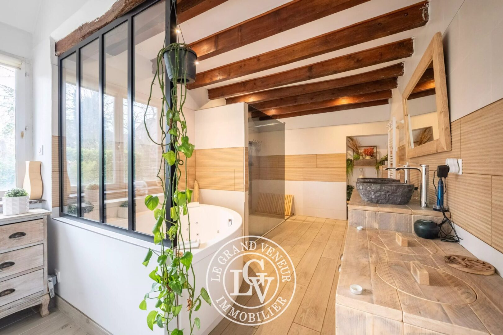 20 MIN DE NEMOURS – À BEAUMONT DU GATINAIS – PROPRIÉTÉ COMPRENANT DEUX LONGÈRES RÉNOVÉES – 8 CHAMBRES- 7 325 M² DE TERRAIN