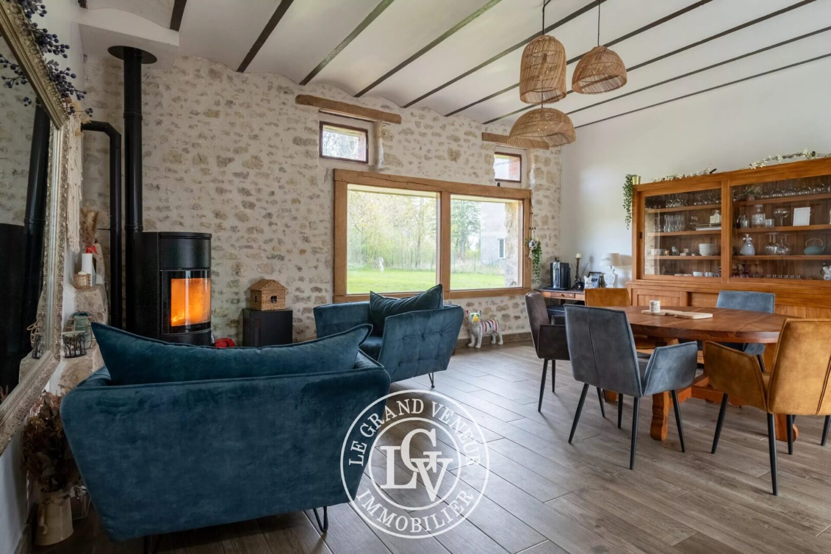 20 MIN DE NEMOURS – À BEAUMONT DU GATINAIS – PROPRIÉTÉ COMPRENANT DEUX LONGÈRES RÉNOVÉES – 8 CHAMBRES- 7 325 M² DE TERRAIN