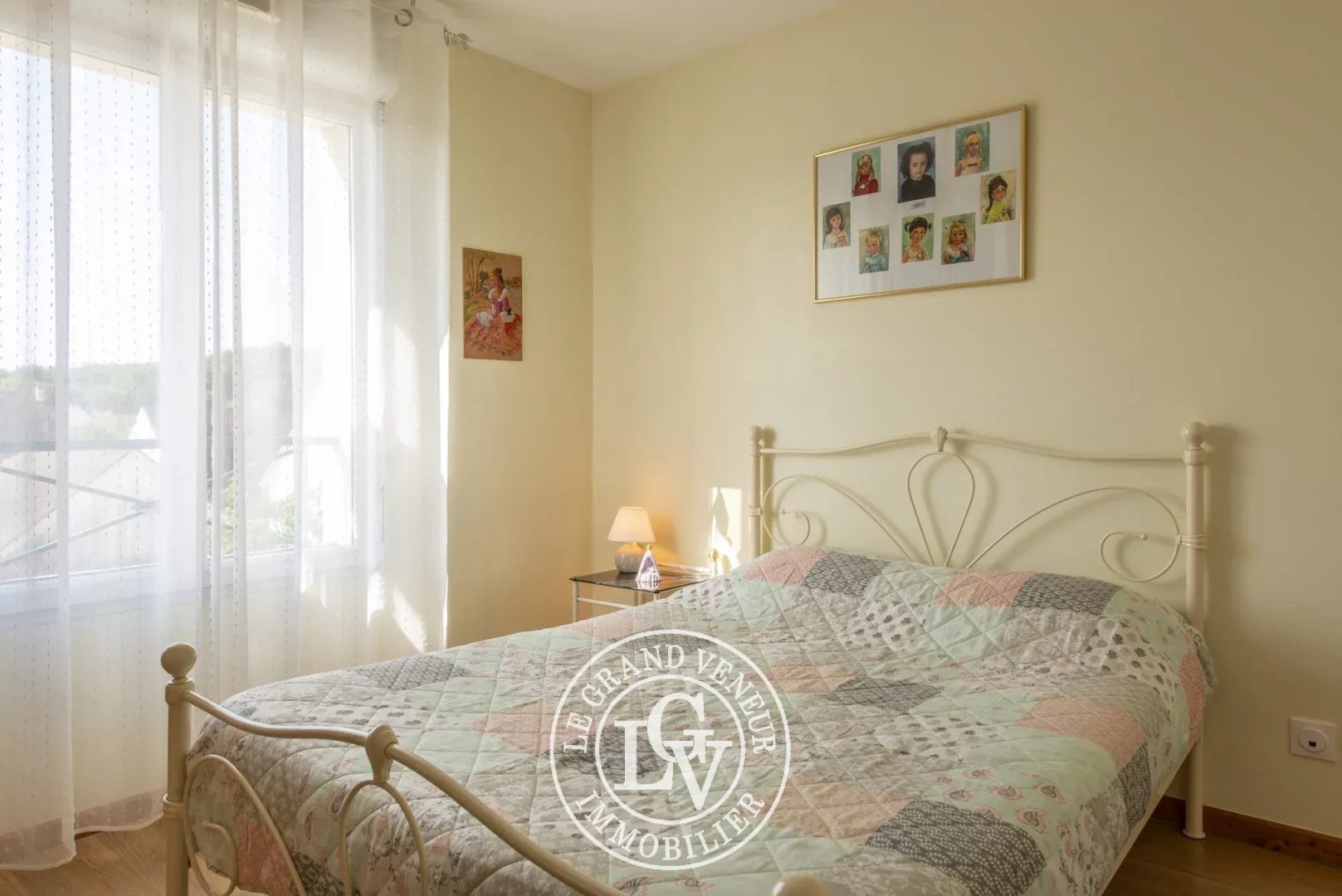 MORET SUR LOING – MAISON FAMILIALE, SOUS SOL TOTAL AVEC PISCINE