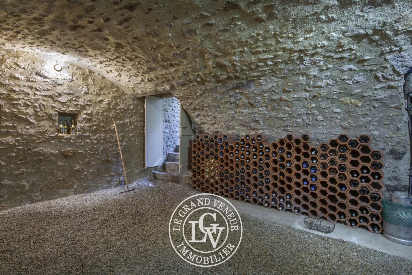 4 MIN DE BARBIZON – À PERTHES-EN-GÂTINAIS – AUTHENTIQUE PROPRIÉTÉ TRADITIONNELLE RÉNOVÉE DE 5 CHAMBRES ET DÉPENDANCE- PISCINE- JARDIN CLOS ET PAYSAGER