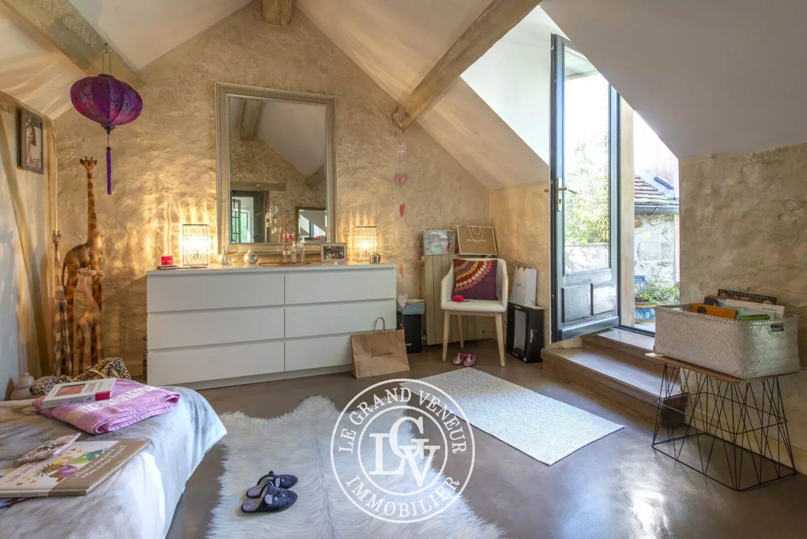 4 MIN DE BARBIZON – À PERTHES-EN-GÂTINAIS – AUTHENTIQUE PROPRIÉTÉ TRADITIONNELLE RÉNOVÉE DE 5 CHAMBRES ET DÉPENDANCE- PISCINE- JARDIN CLOS ET PAYSAGER