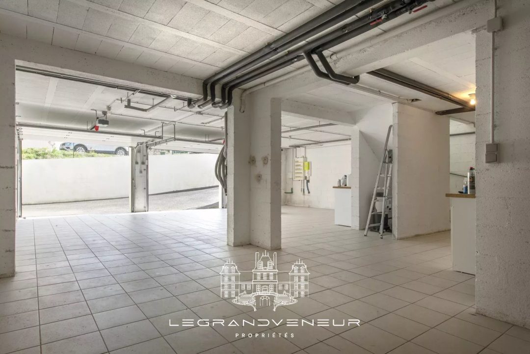 À 4KM DE NEMOURS- À ORMESSON – VILLA CONTEMPORAINE DE 260M² – 6 CHAMBRES – SOUS SOL TOTAL – PISCINE ET JARDIN PAYSAGER DE 3947M²