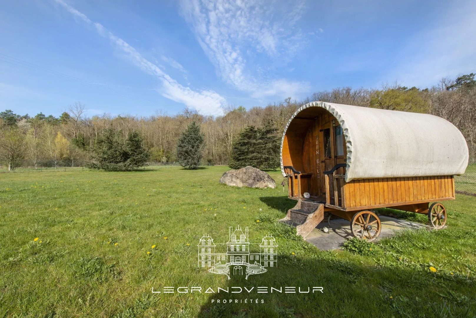 À 4KM DE NEMOURS- À ORMESSON – VILLA CONTEMPORAINE DE 260M² – 6 CHAMBRES – SOUS SOL TOTAL – PISCINE ET JARDIN PAYSAGER DE 3947M²