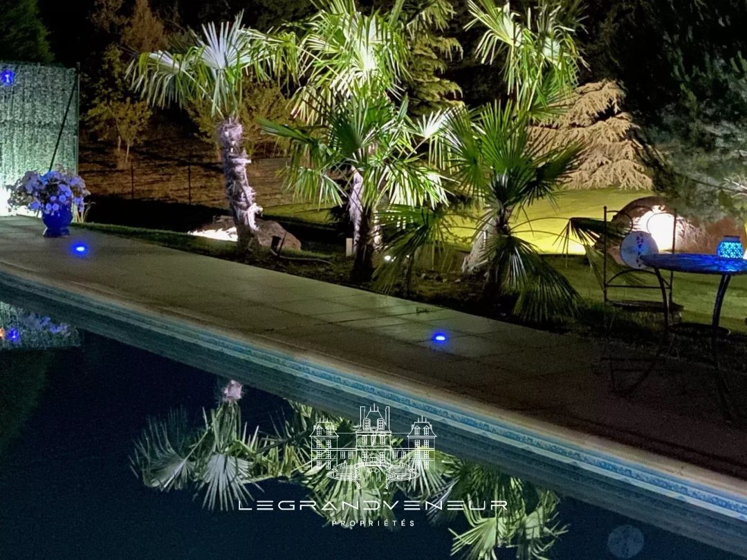 À 4KM DE NEMOURS- À ORMESSON – VILLA CONTEMPORAINE DE 260M² – 6 CHAMBRES – SOUS SOL TOTAL – PISCINE ET JARDIN PAYSAGER DE 3947M²