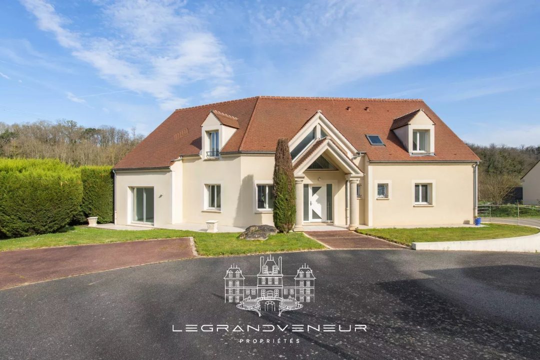 À 4KM DE NEMOURS- À ORMESSON – VILLA CONTEMPORAINE DE 260M² – 6 CHAMBRES – SOUS SOL TOTAL – PISCINE ET JARDIN PAYSAGER DE 3947M²