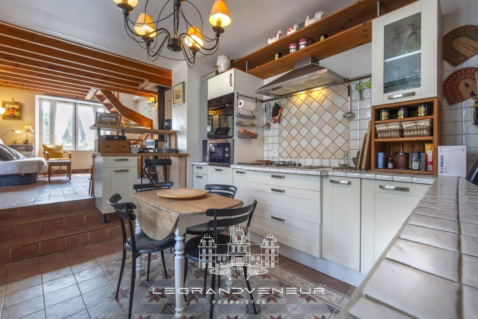PROCHE NEMOURS – À FROMONT – AUTHENTIQUE PROPRIÉTÉ DE 285M²- 7 CHAMBRES AVEC GÎTE INDÉPENDANT ET BUREAU/ATELIER, ÉDIFIÉE SUR PARC CLOS ET PAYSAGER DE 1994M²