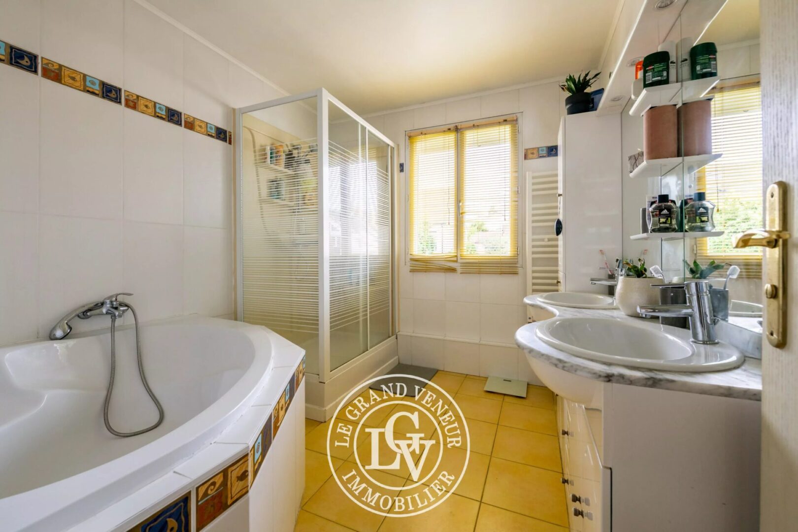 PROCHE FONTAINEBLEAU – THOMERY – MAISON FAMILIALE DE 180 M²  – ENVIRONNEMENT CALME ET RECHERCHÉ
