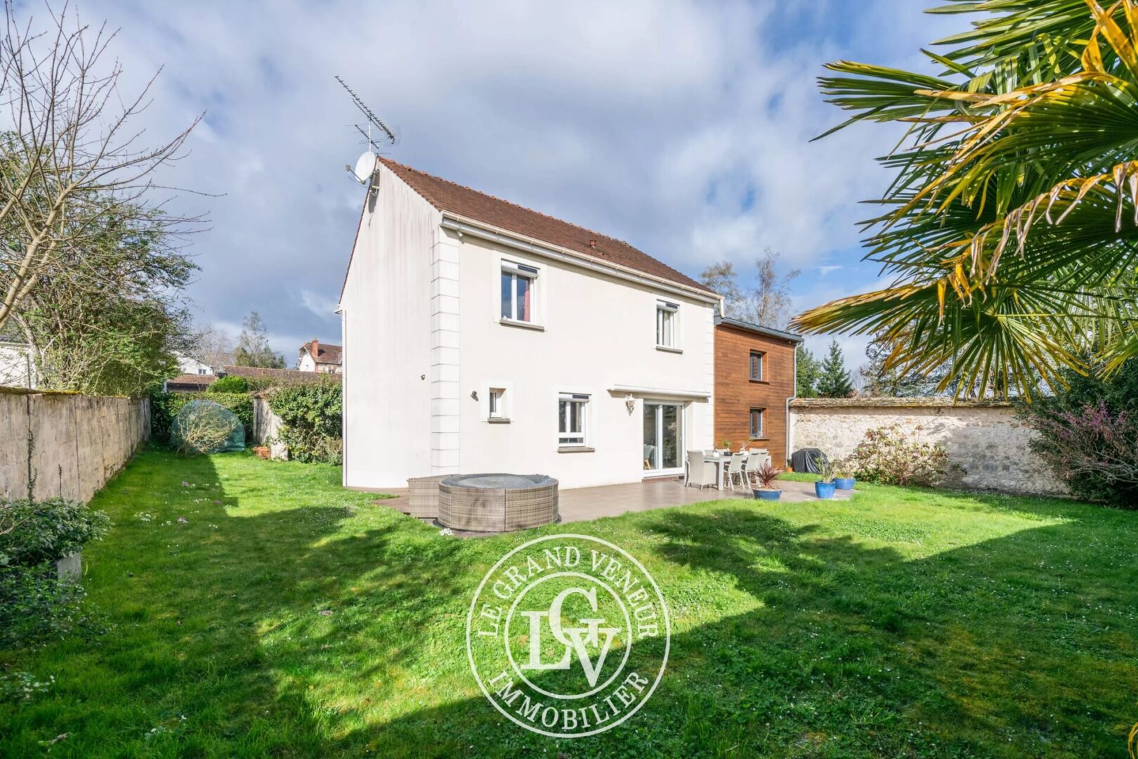 PROCHE FONTAINEBLEAU – THOMERY – MAISON FAMILIALE DE 180 M²  – ENVIRONNEMENT CALME ET RECHERCHÉ