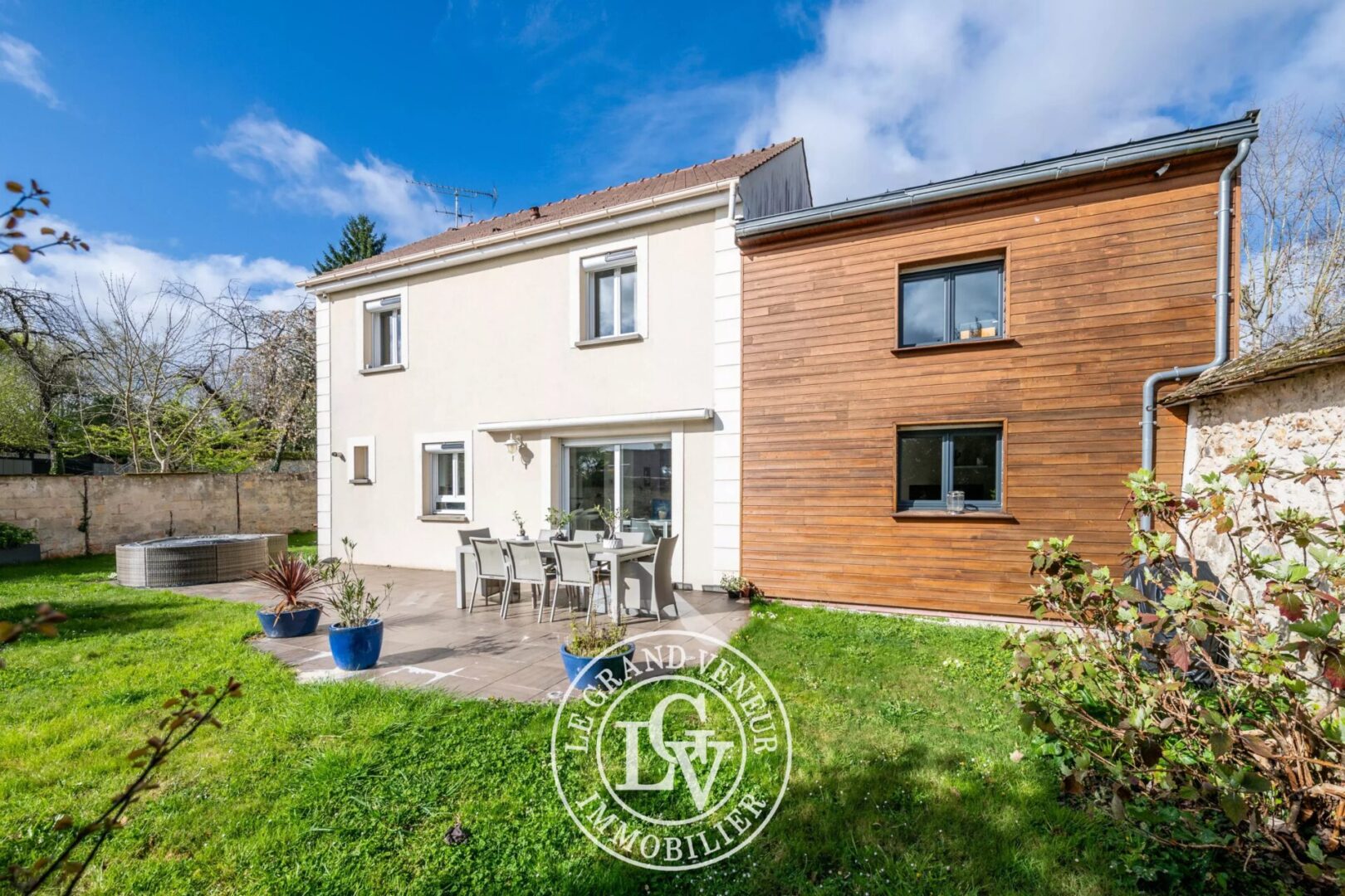 PROCHE FONTAINEBLEAU – THOMERY – MAISON FAMILIALE DE 180 M²  – ENVIRONNEMENT CALME ET RECHERCHÉ