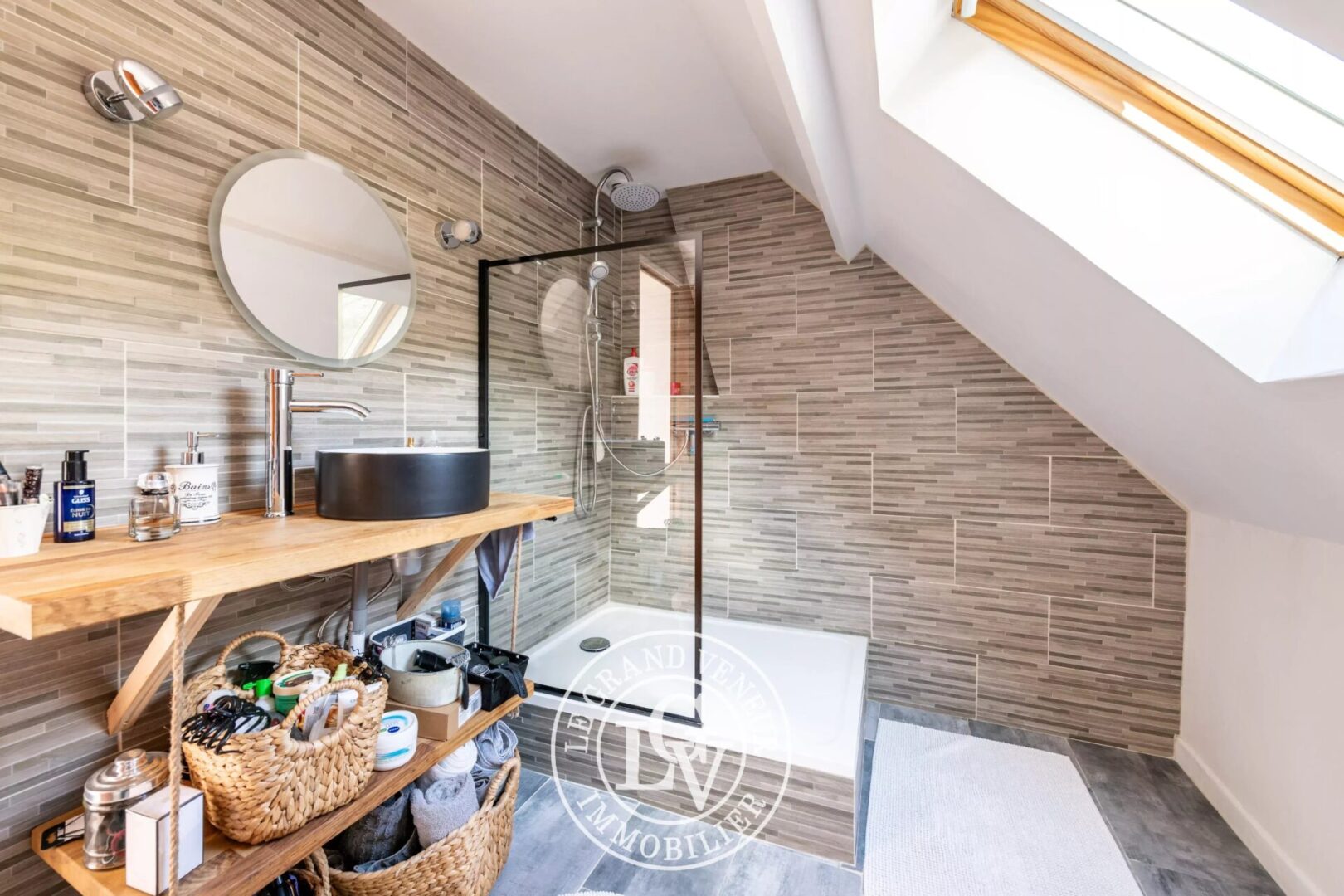 30 MIN SUD FONTAINEBLEAU – PALEY – MAISON DE CHARME DE 150 M²  AVEC PISCINE SUR 3500 M² DE TERRAIN AU CALME ABSOLU