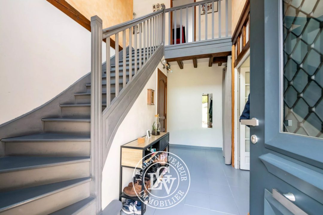 30 MIN SUD FONTAINEBLEAU – PALEY – MAISON DE CHARME DE 150 M²  AVEC PISCINE SUR 3500 M² DE TERRAIN AU CALME ABSOLU