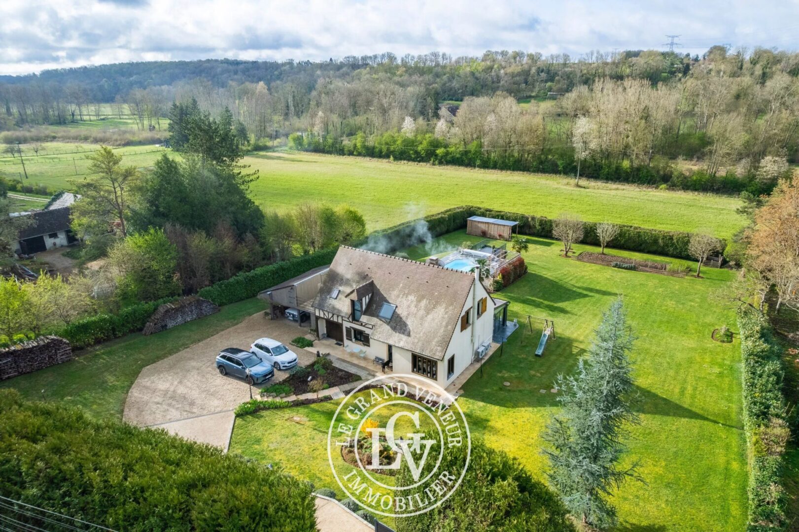 30 MIN SUD FONTAINEBLEAU – PALEY – MAISON DE CHARME DE 150 M²  AVEC PISCINE SUR 3500 M² DE TERRAIN AU CALME ABSOLU
