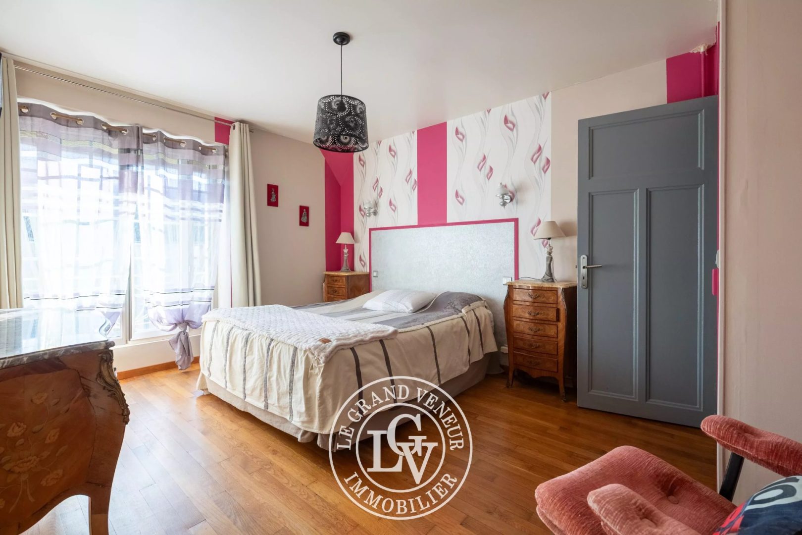 ACHÈRES-LA-FORÊT – ENSEMBLE IMMOBILIER MIXTE DE 1 015 m² – HABITATION & ACTIVITÉ PROFESSIONNELLE