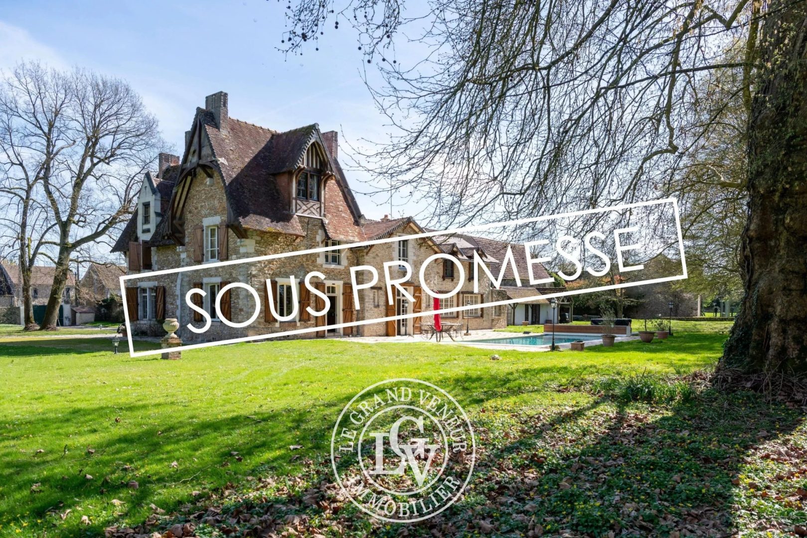 DEMEURE DE CHARME – 6 CHAMBRES – BUREAU – 3 SALLES DE BAINS – PISCINE – TENNIS- PARC PAYSAGER DE 24 500M²