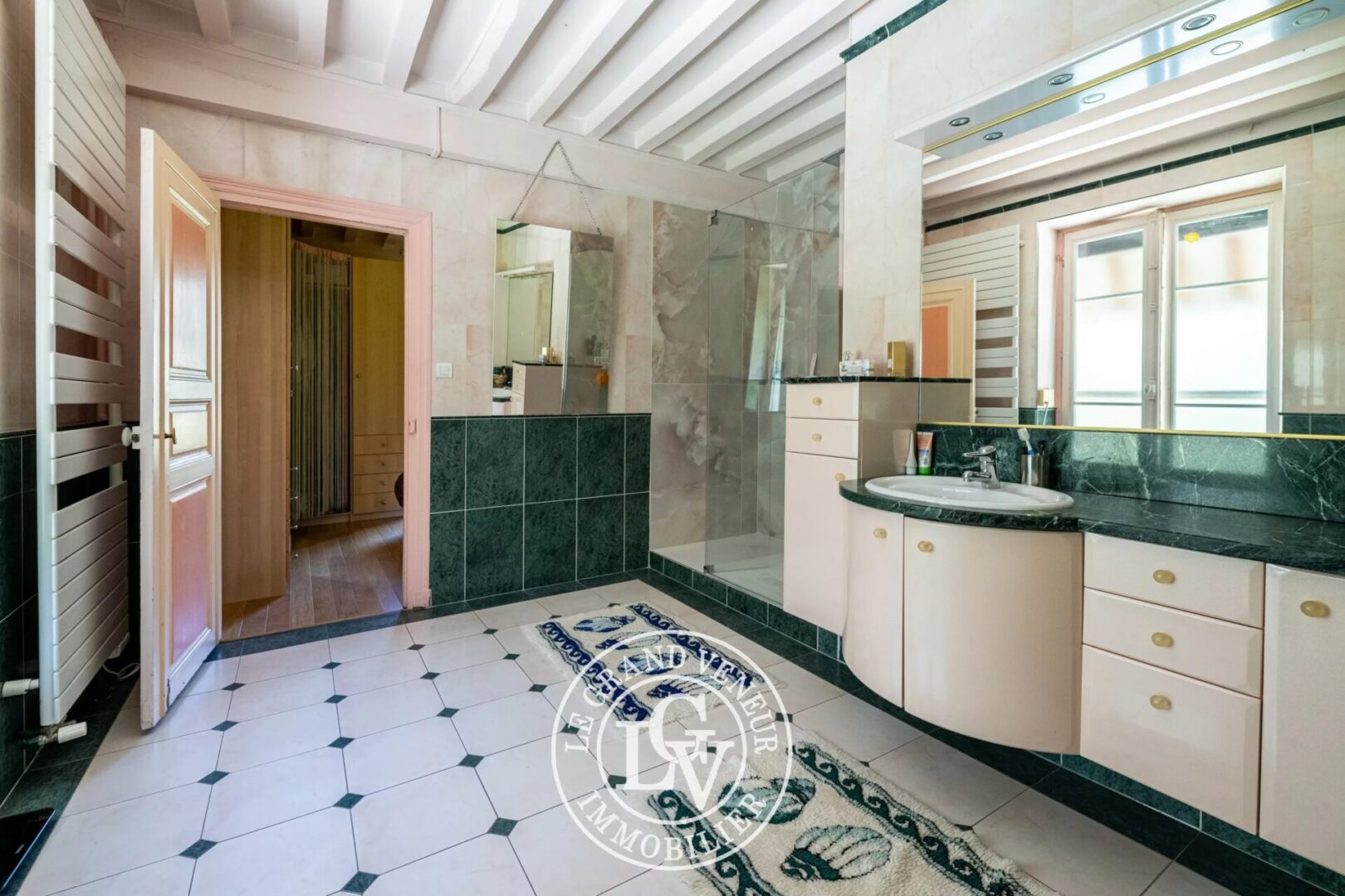 DEMEURE DE CHARME – 6 CHAMBRES – BUREAU – 3 SALLES DE BAINS – PISCINE – TENNIS- PARC PAYSAGER DE 24 500M²