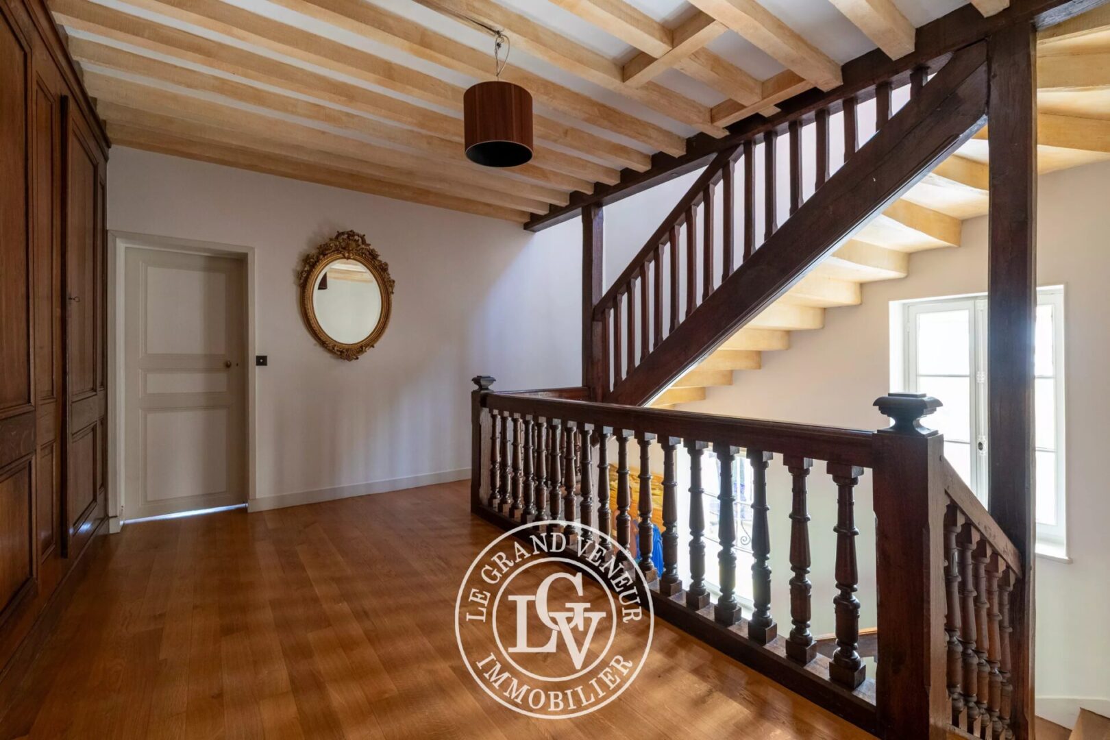 DEMEURE DE CHARME – 6 CHAMBRES – BUREAU – 3 SALLES DE BAINS – PISCINE – TENNIS- PARC PAYSAGER DE 24 500M²