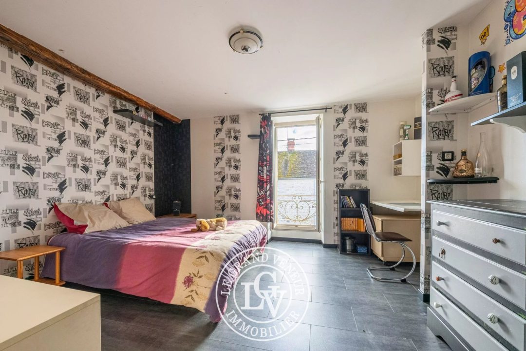 ACHÈRES-LA-FORÊT – ENSEMBLE IMMOBILIER MIXTE DE 1 015 m² – HABITATION & ACTIVITÉ PROFESSIONNELLE