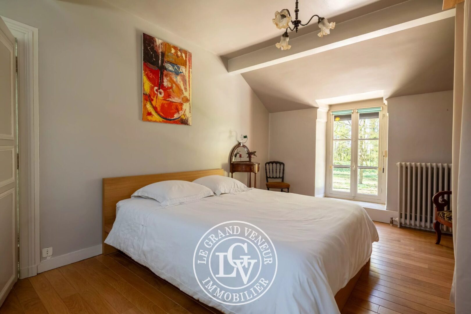 DEMEURE DE CHARME – 6 CHAMBRES – BUREAU – 3 SALLES DE BAINS – PISCINE – TENNIS- PARC PAYSAGER DE 24 500M²