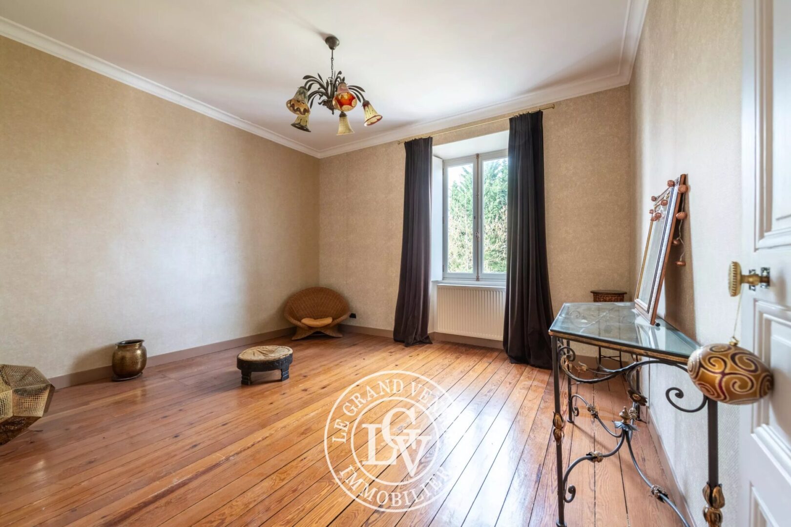 PROCHE FONTAINEBLEAU – VULAINES SUR SEINE – MAISON DE MAÎTRE DE 289 M² ET APPARTEMENT INDÉPENDANT DE 41 M² SUR UN BEAU JARDIN PAYSAGER DE 1989 M²