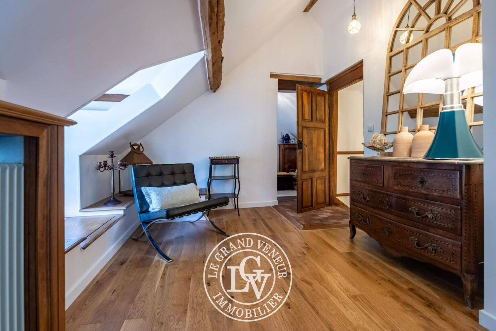 A 30 MINUTES DE FONTAINEBLEAU – FERME DE CARACTÈRE DU XIXᵉ SIÈCLE AVEC PISCINE – RÉNOVATION D&rsquo;EXCEPTION SUR UN DOMAINE PRIVÉ DE 6 200 M²