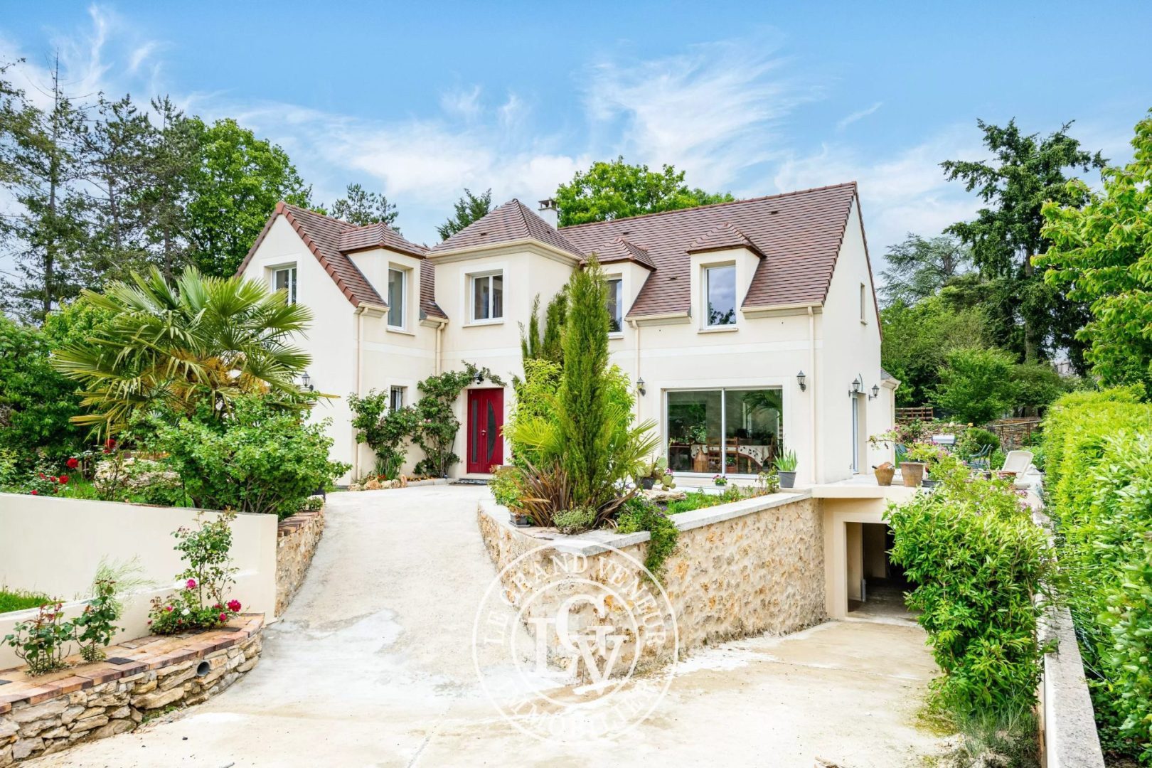 À 8MN DE MELUN – À MOISENAY – VILLA CONTEMPORAINE DE 205M² – 6 CHAMBRES – SOUS SOL TOTAL – JARDIN PAYSAGER DE 1045M²