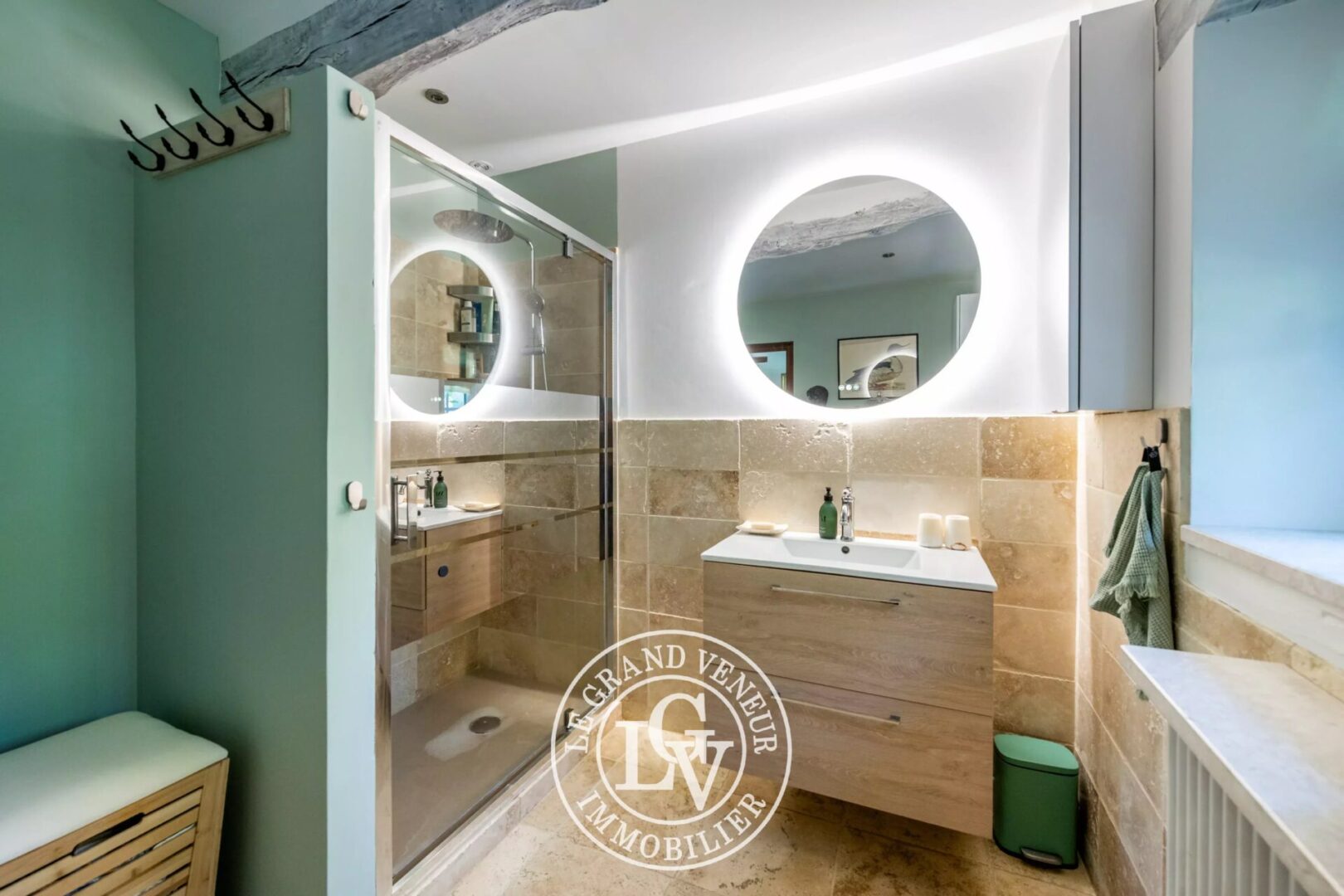 A 30 MINUTES DE FONTAINEBLEAU – FERME DE CARACTÈRE DU XIXᵉ SIÈCLE AVEC PISCINE – RÉNOVATION D&rsquo;EXCEPTION SUR UN DOMAINE PRIVÉ DE 6 200 M²