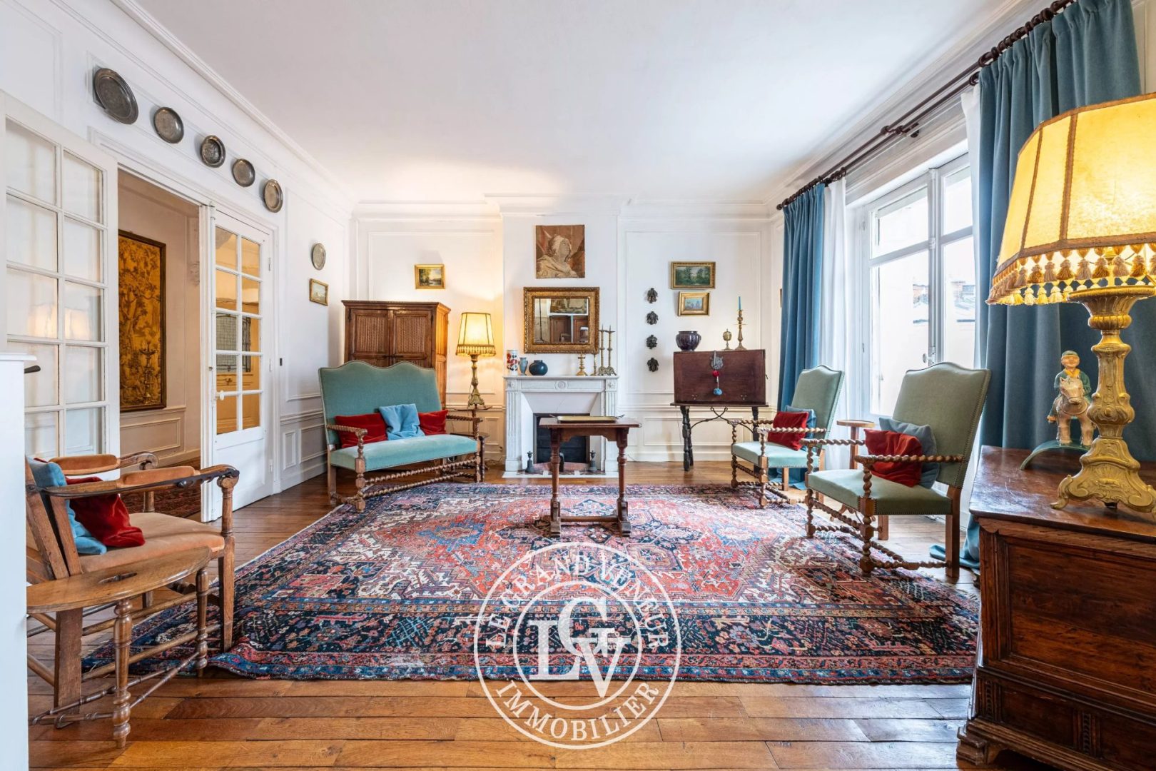 FONTAINEBLEAU – HYPER CENTRE – APPARTEMENT FAMILIAL DE STANDING – 5 CHAMBRES- 175 M²