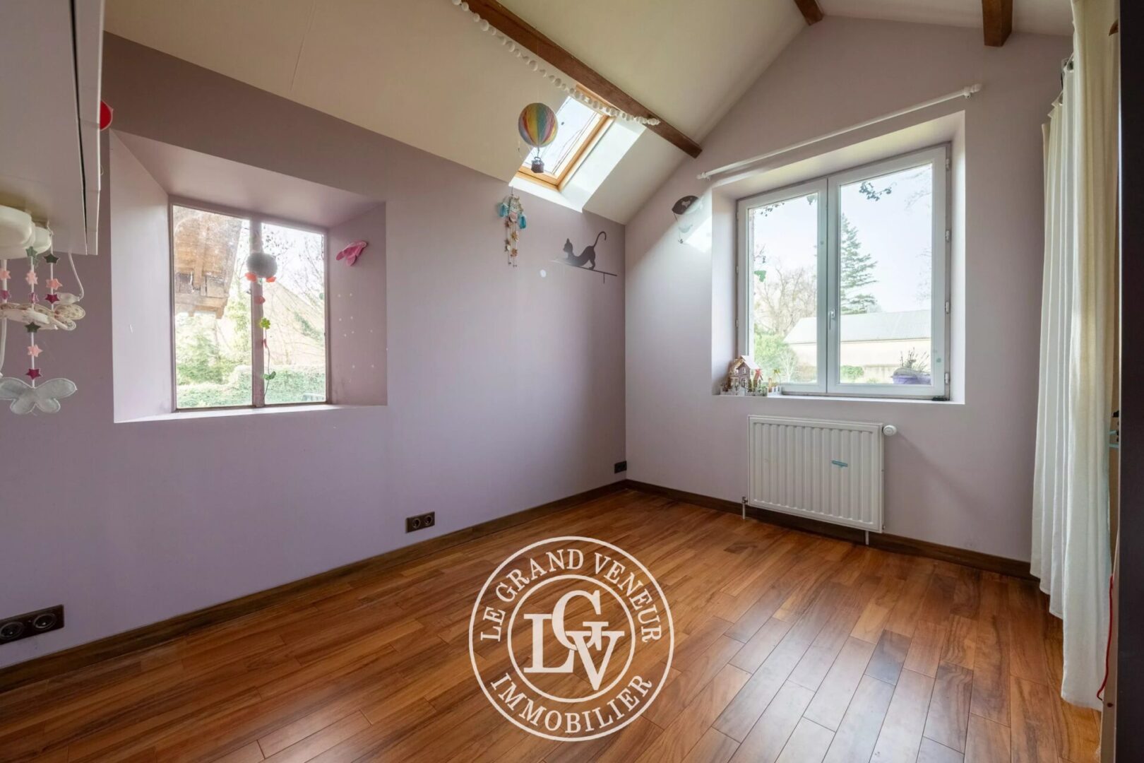 PROCHE FONTAINEBLEAU – VULAINES SUR SEINE – MAISON DE MAÎTRE DE 289 M² ET APPARTEMENT INDÉPENDANT DE 41 M² SUR UN BEAU JARDIN PAYSAGER DE 1989 M²