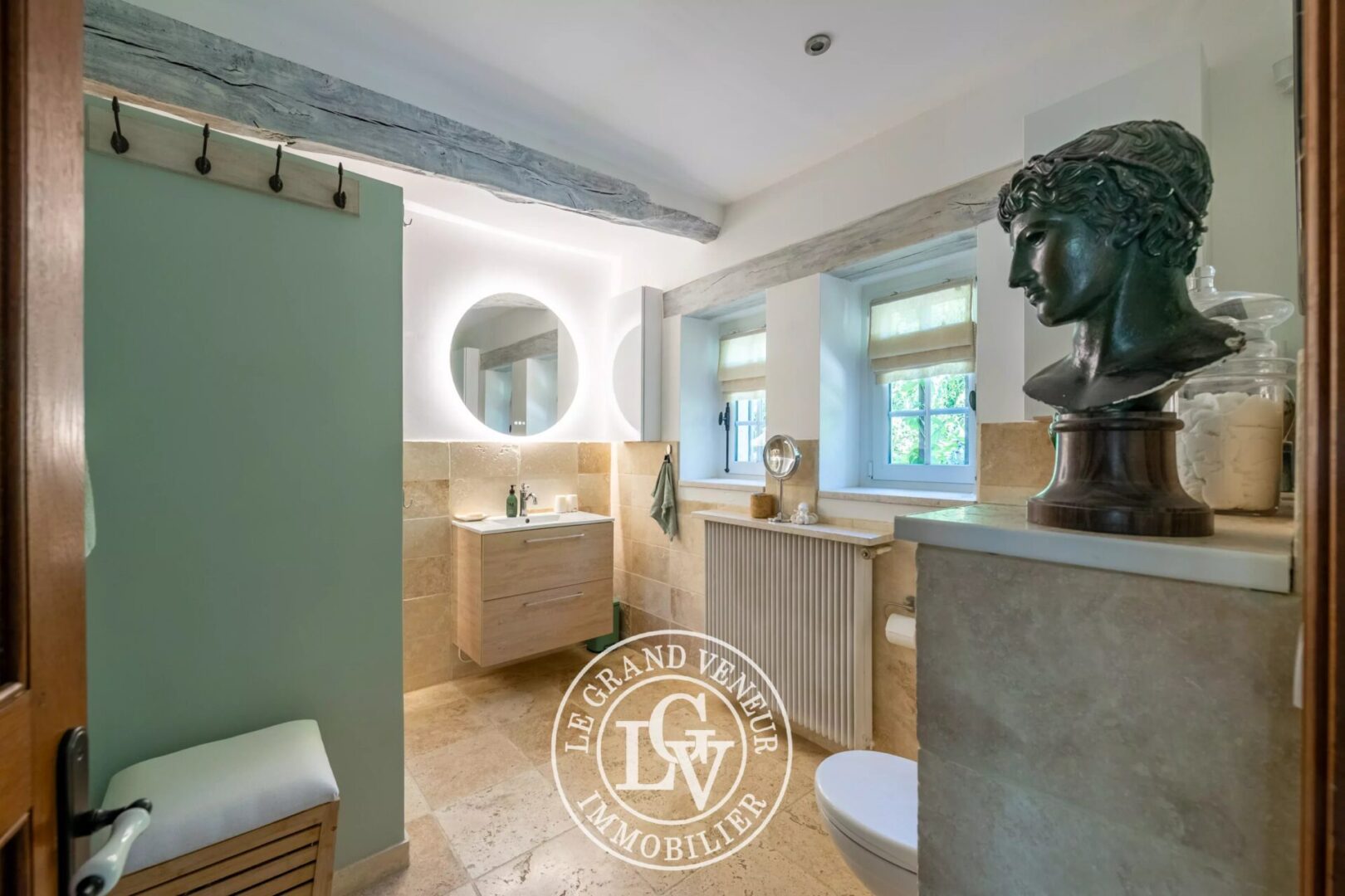 A 30 MINUTES DE FONTAINEBLEAU – FERME DE CARACTÈRE DU XIXᵉ SIÈCLE AVEC PISCINE – RÉNOVATION D&rsquo;EXCEPTION SUR UN DOMAINE PRIVÉ DE 6 200 M²