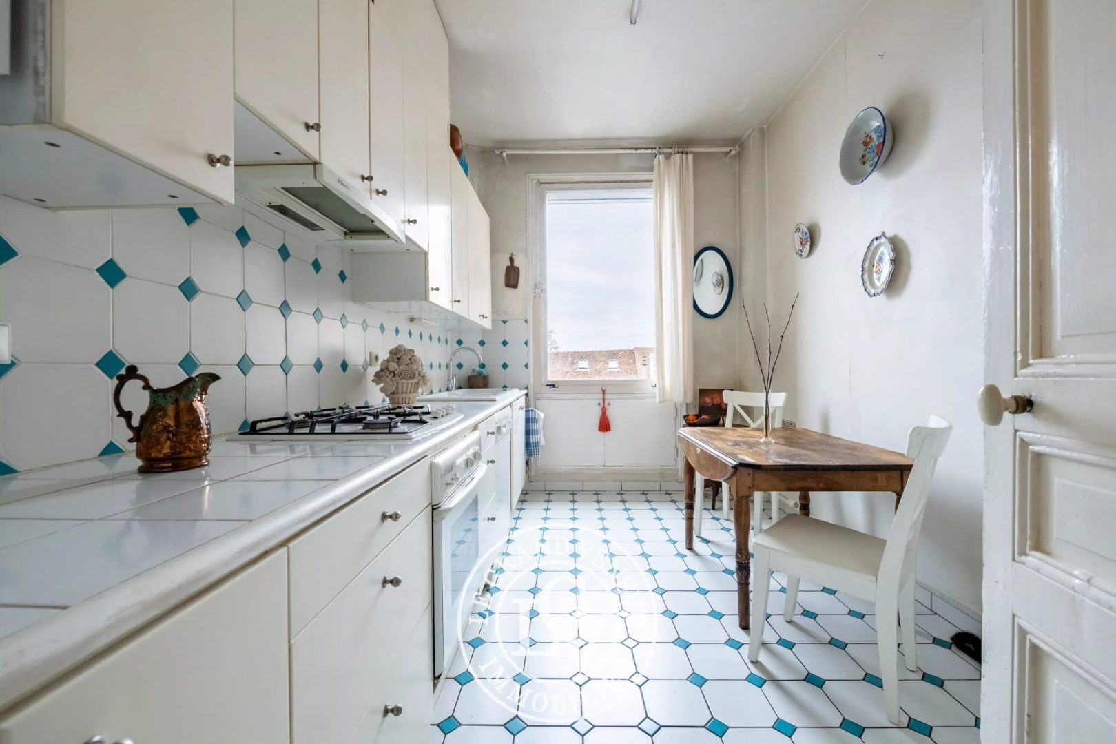 FONTAINEBLEAU – HYPER CENTRE – APPARTEMENT FAMILIAL DE STANDING – 5 CHAMBRES- 175 M²