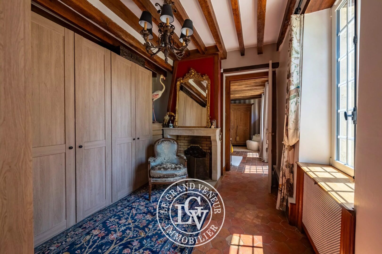 A 30 MINUTES DE FONTAINEBLEAU – FERME DE CARACTÈRE DU XIXᵉ SIÈCLE AVEC PISCINE – RÉNOVATION D&rsquo;EXCEPTION SUR UN DOMAINE PRIVÉ DE 6 200 M²