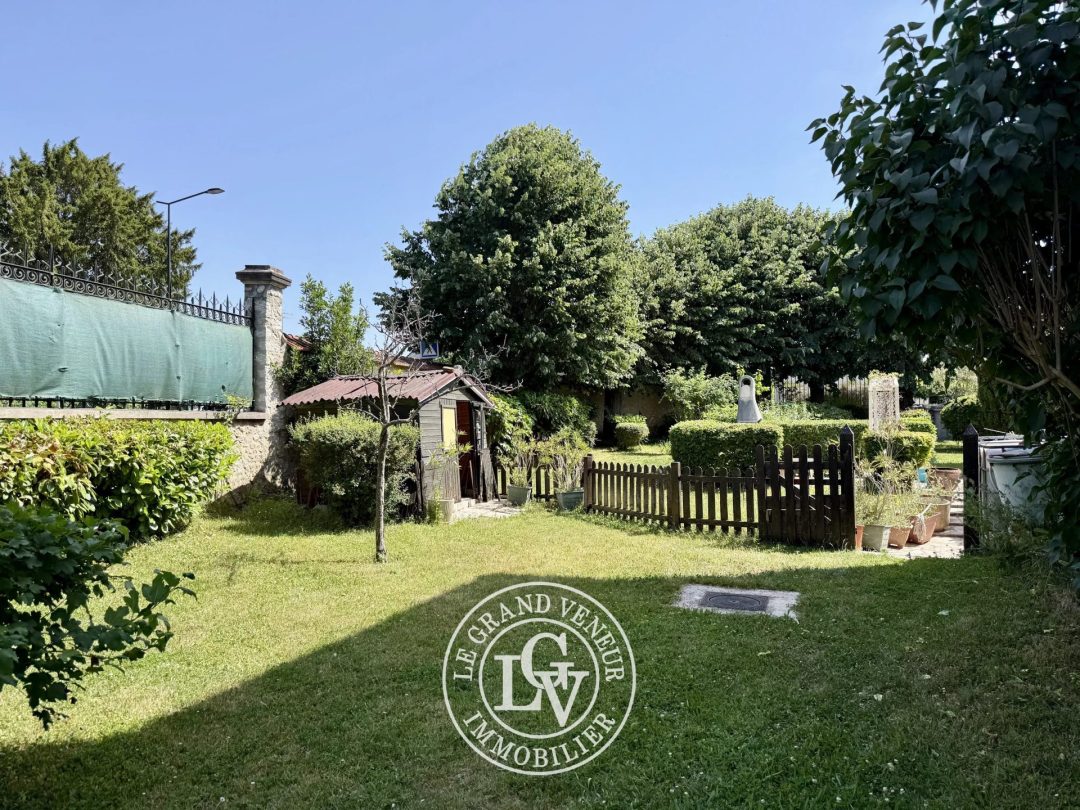 PROCHE FONTAINEBLEAU – VULAINES SUR SEINE – DEMEURE BOURGEOISE DE CARACTÈRE – 351 M²  – JARDIN PAYSAGER
