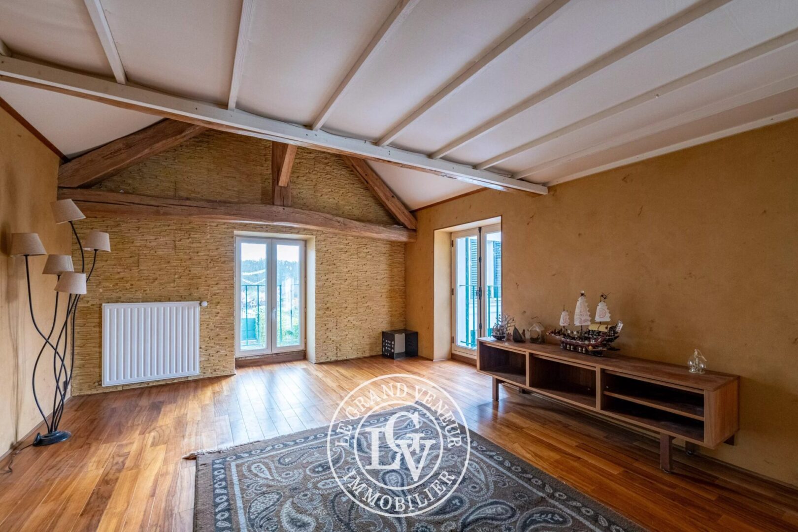 PROCHE FONTAINEBLEAU – VULAINES SUR SEINE – MAISON DE MAÎTRE DE 289 M² ET APPARTEMENT INDÉPENDANT DE 41 M² SUR UN BEAU JARDIN PAYSAGER DE 1989 M²